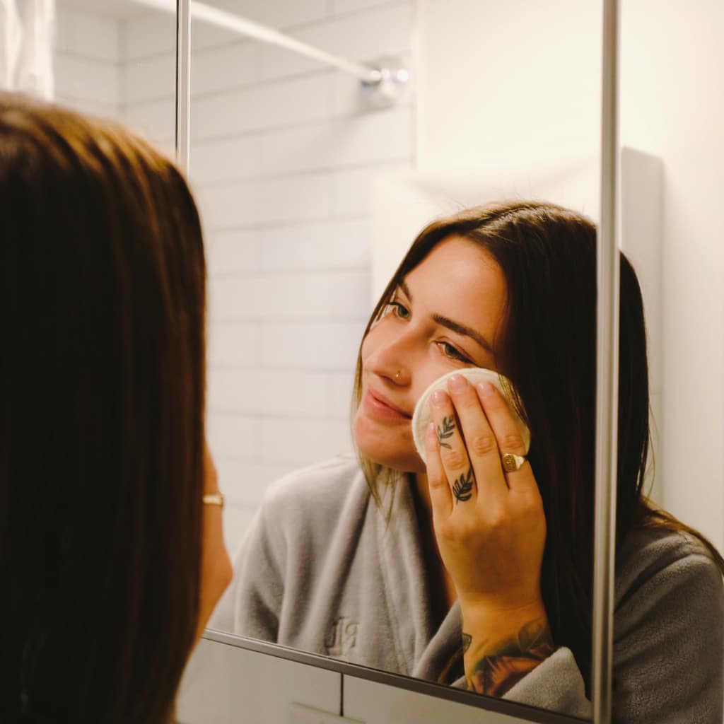 Facial Cleansers & Exfoliants