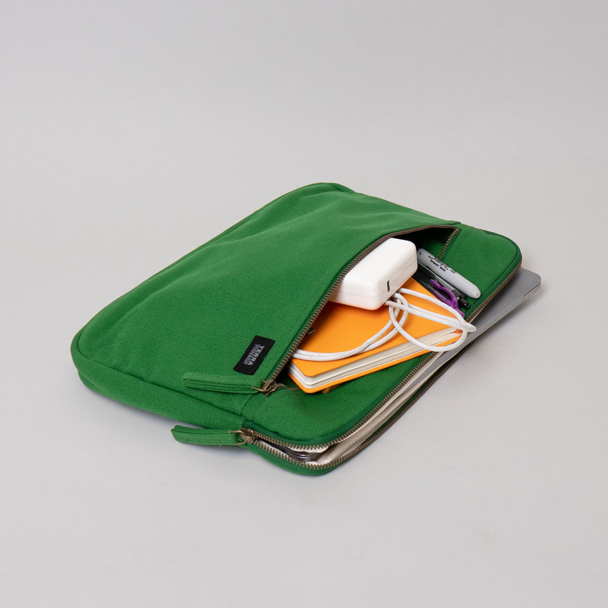 Terra Thread Erdig Organic Cotton Laptop Sleeve — 13–14 inch