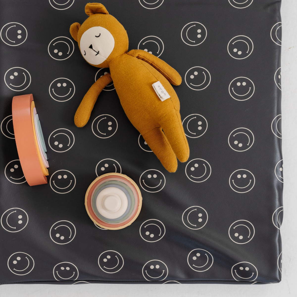Toki Kids Smiles vegan leather play mat — image 3