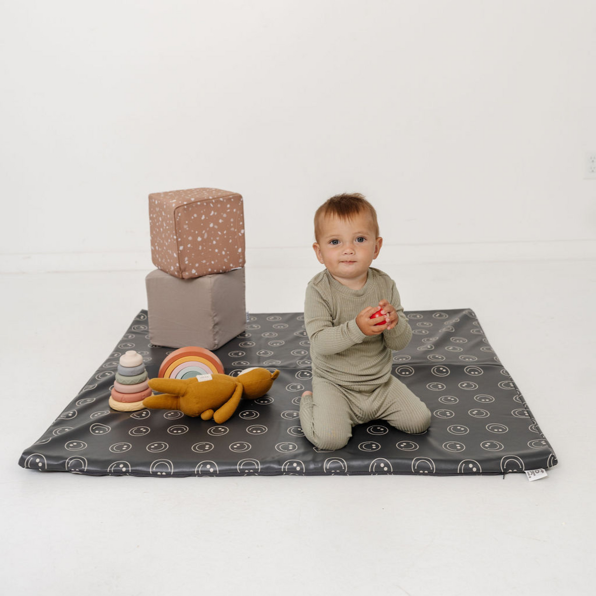 Toki Kids Smiles vegan leather play mat — image 4