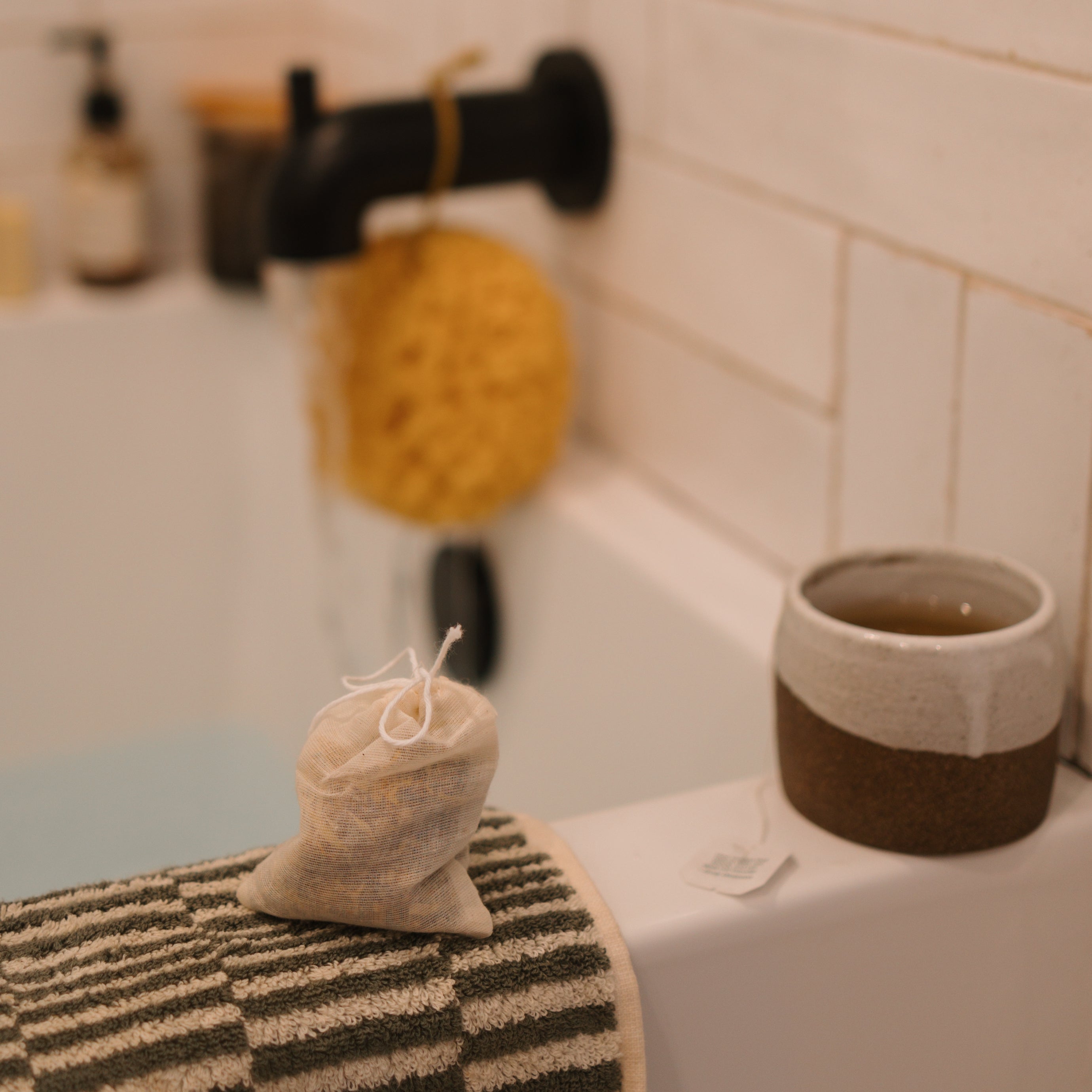 Honeybee Hippie Postpartum Herbal Sitz Bath