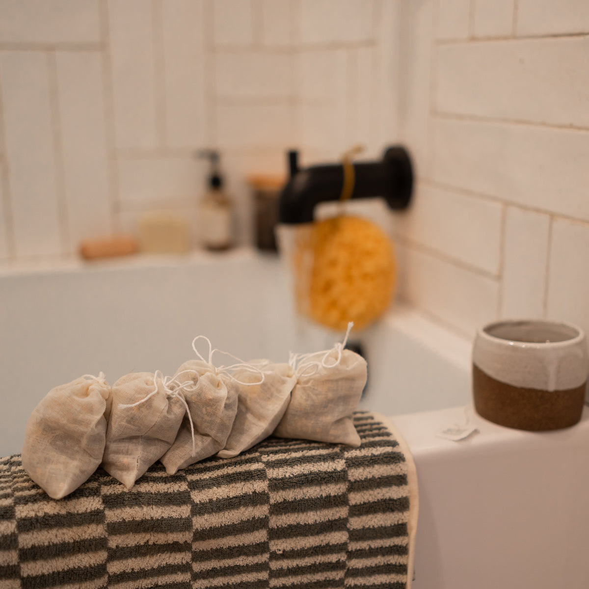 Honeybee Hippie Postpartum Herbal Sitz Bath