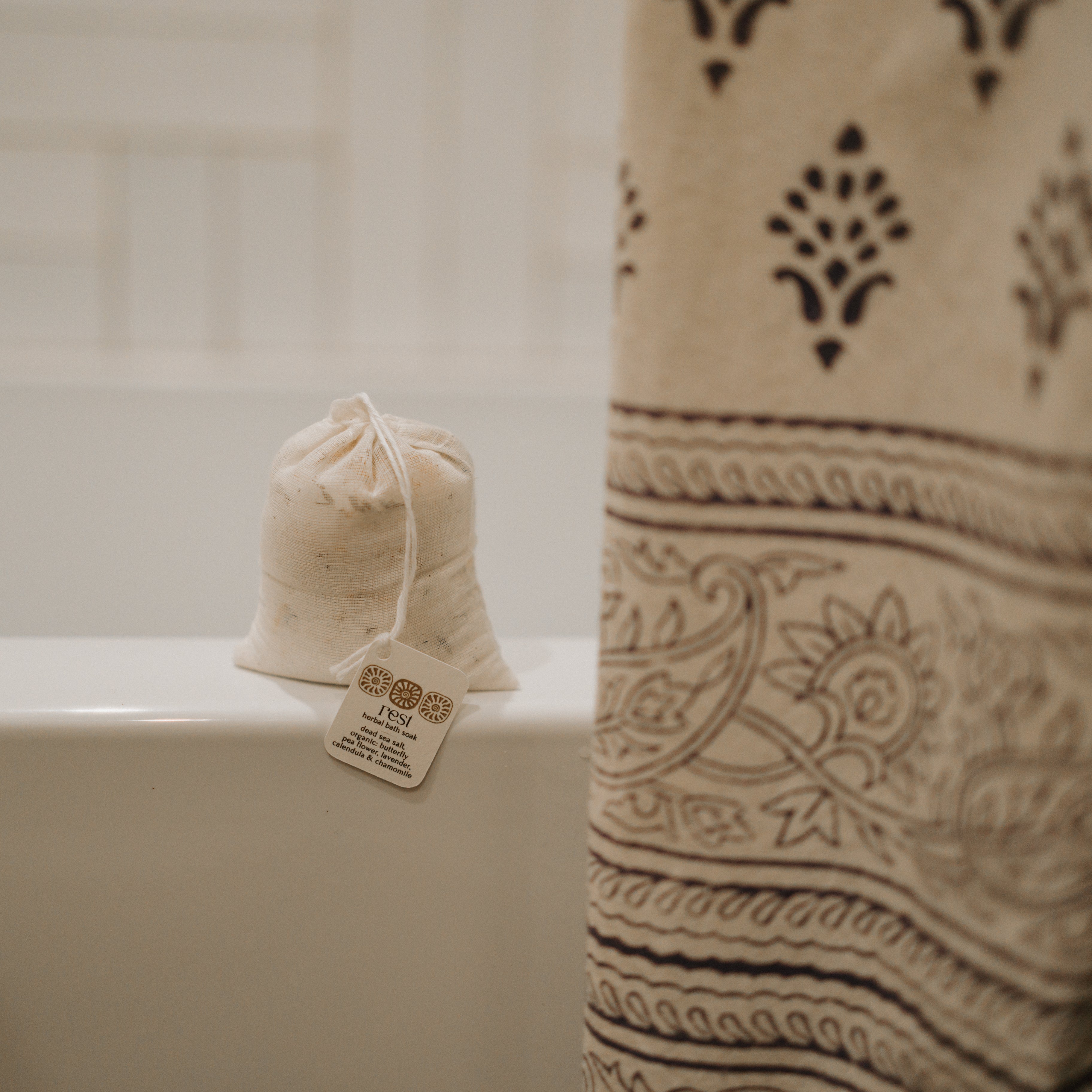 Honeybee Hippie Rest Bath Soak