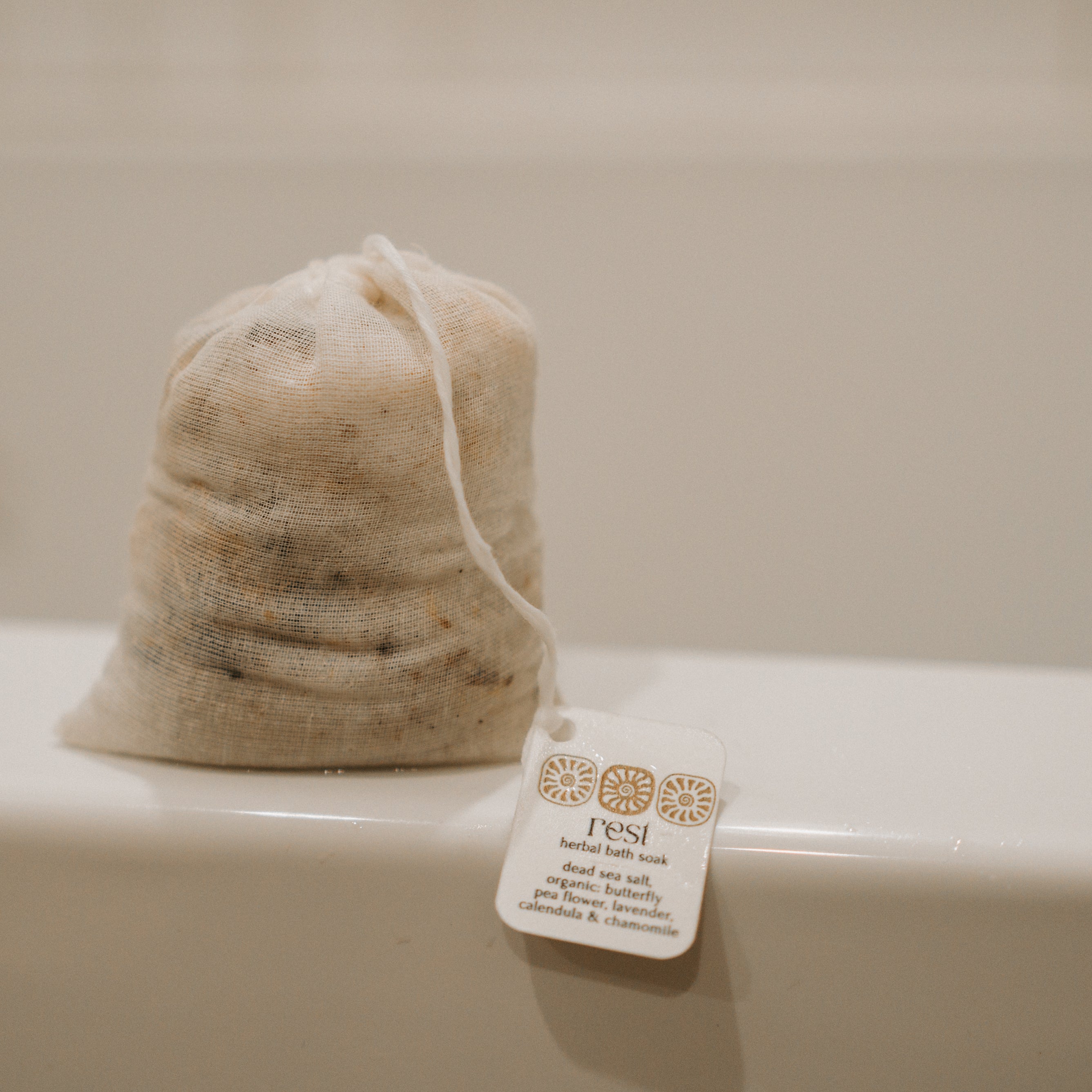 Honeybee Hippie Rest Bath Soak