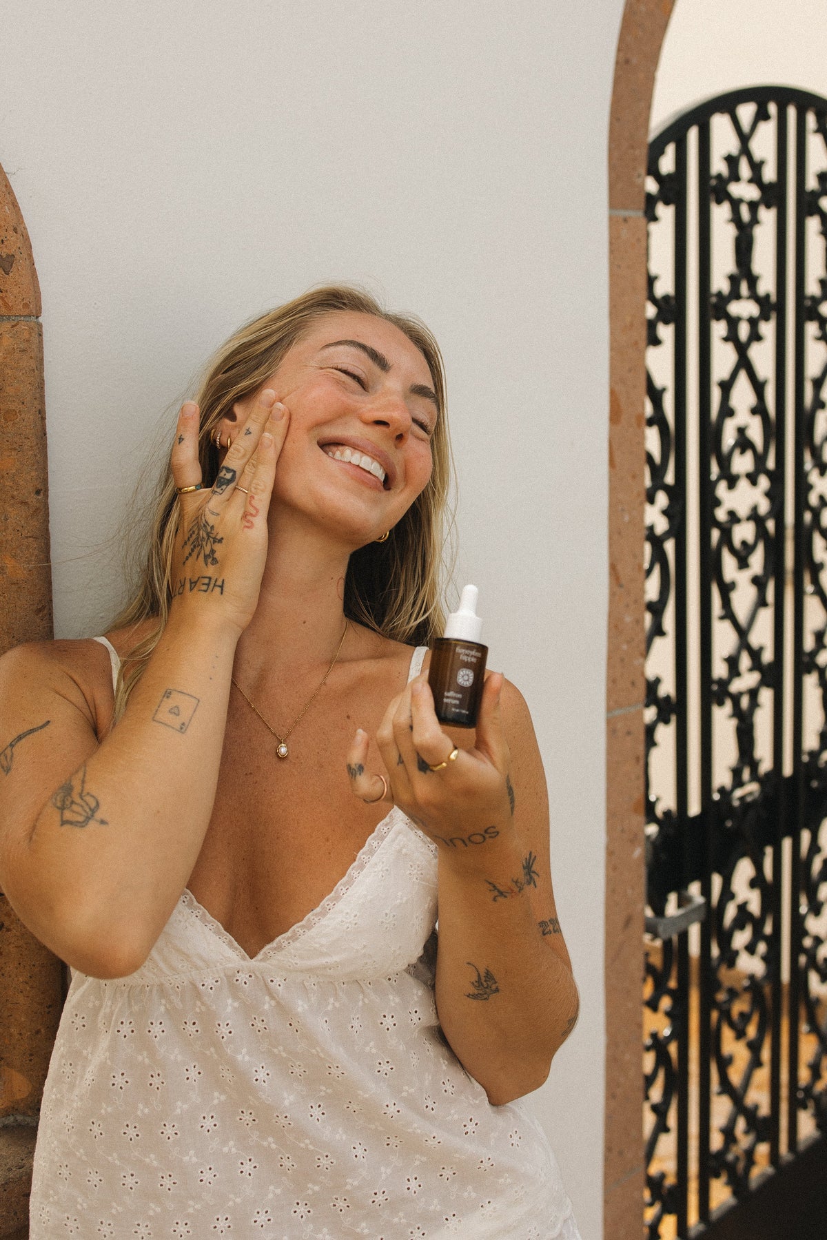 Honeybee Hippie Saffron Serum