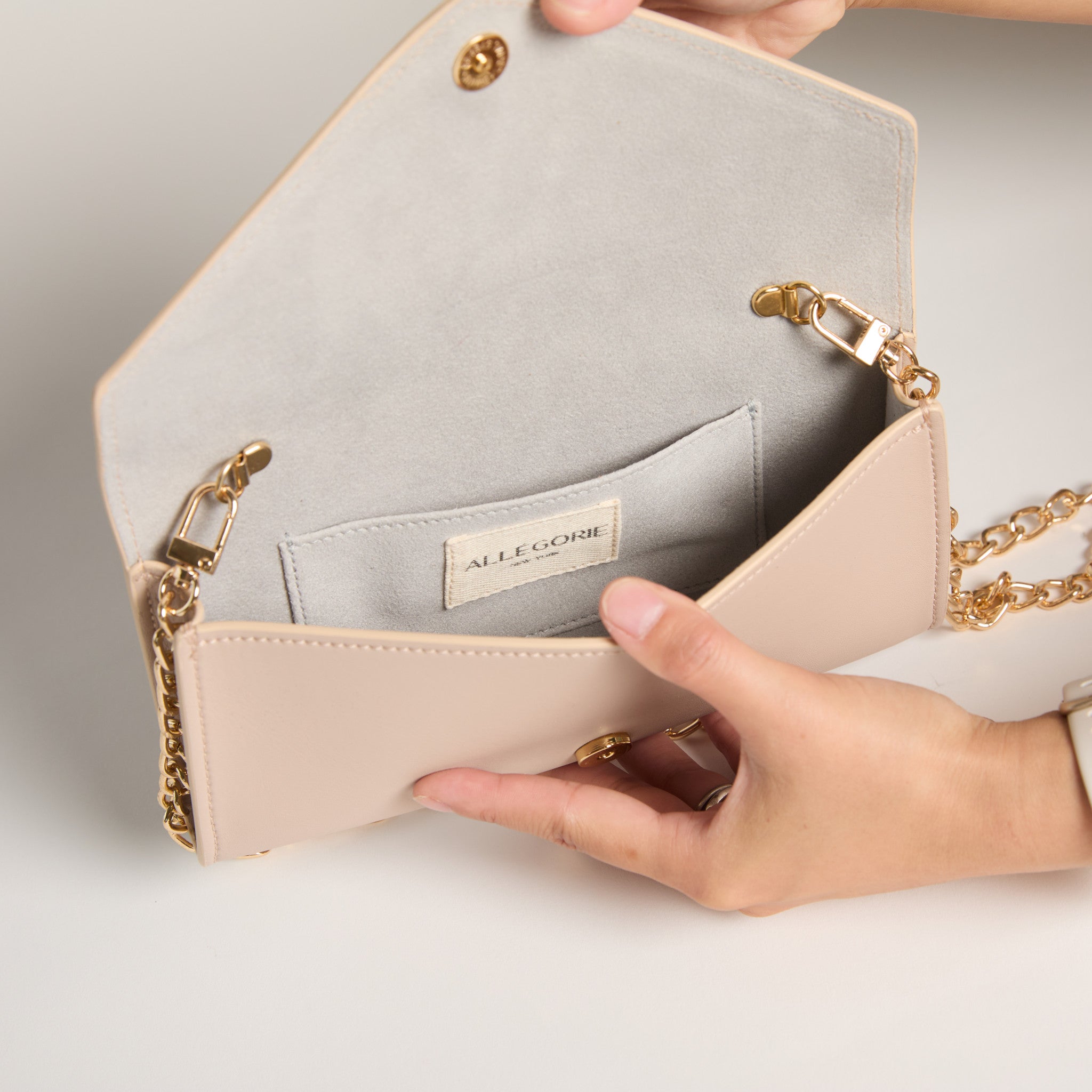 Allégorie Gala Clutch / Wallet-on-Chain (Pink)
