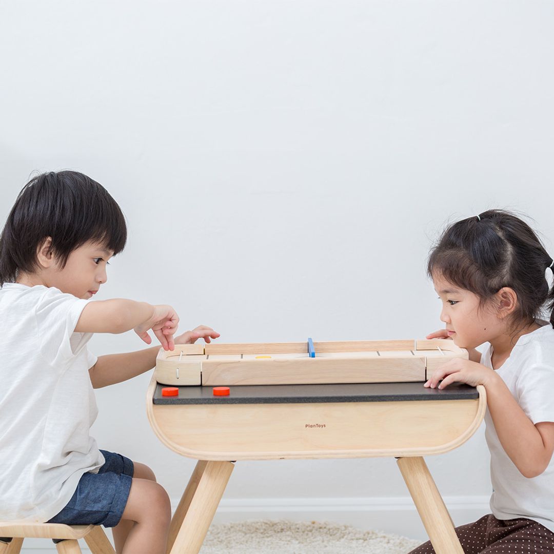 PlanToys 2-In-1 Shuffleboard Game