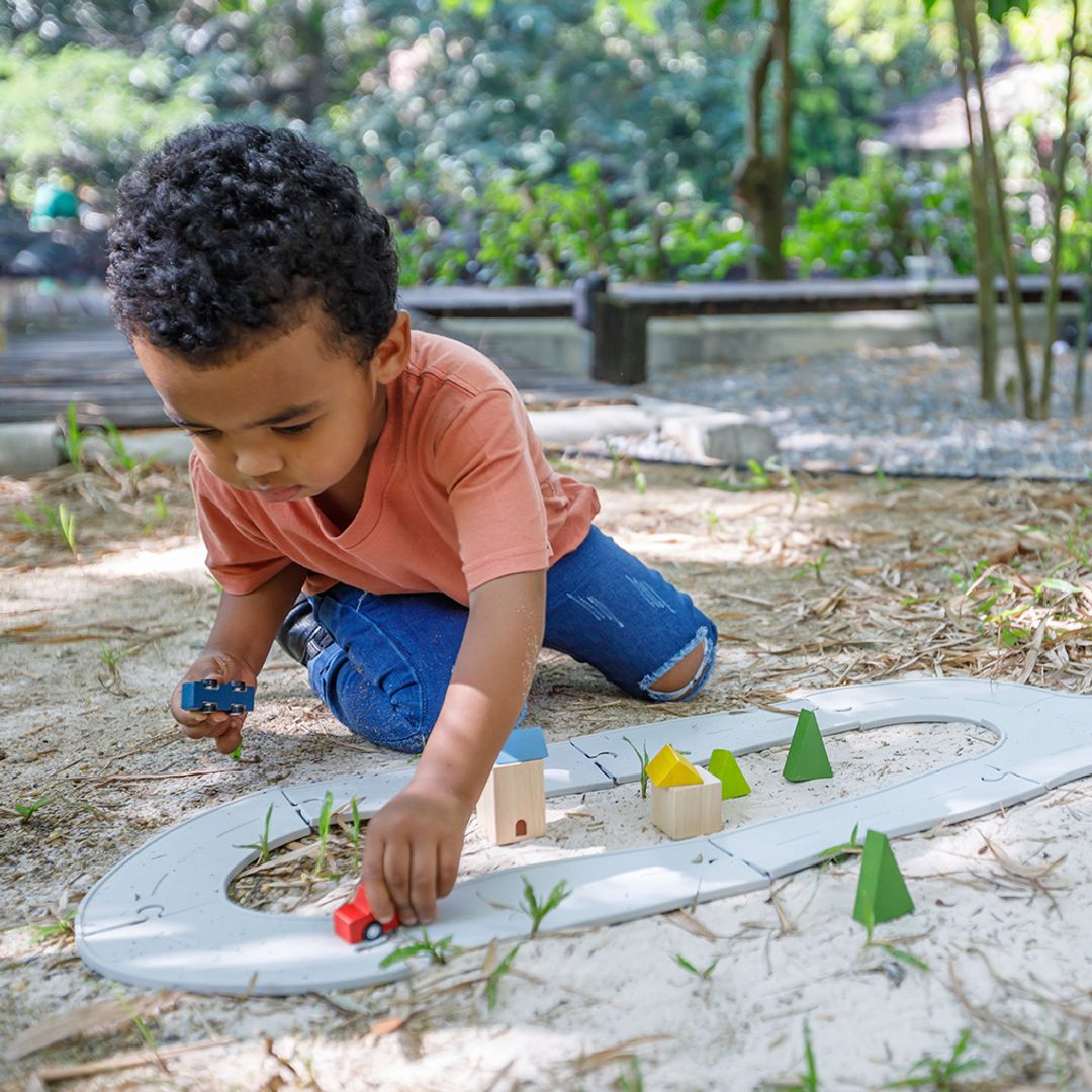 PlanToys Rubber Road & Rail Set - Medium