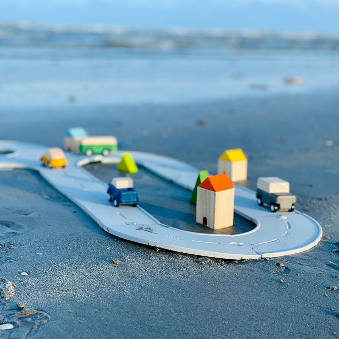 PlanToys Rubber Road & Rail Set - Medium