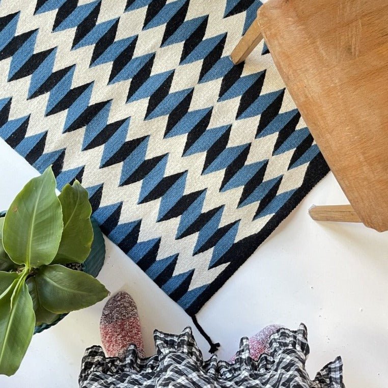 Archive New York Teo Rug in Blue/Black