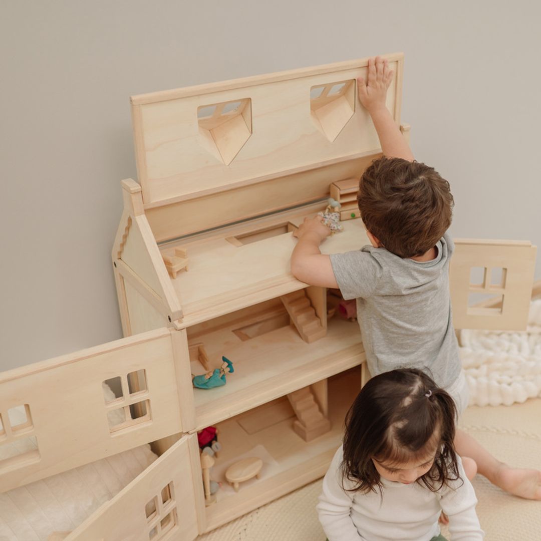 PlanToys Victorian Dollhouse