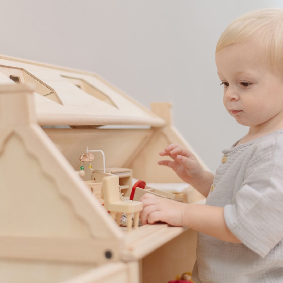 PlanToys Victorian Dollhouse