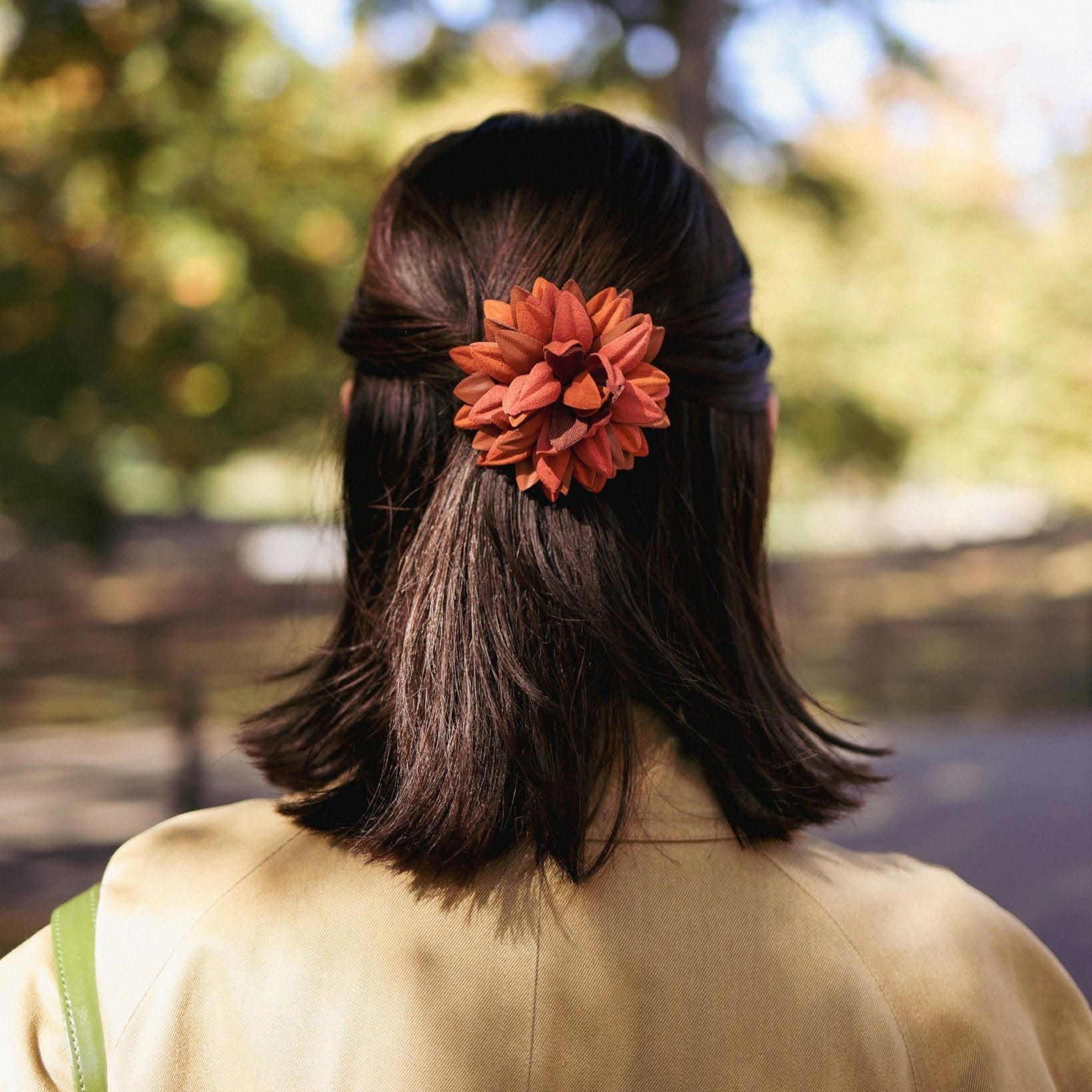 Allégorie Pom Flower Brooch