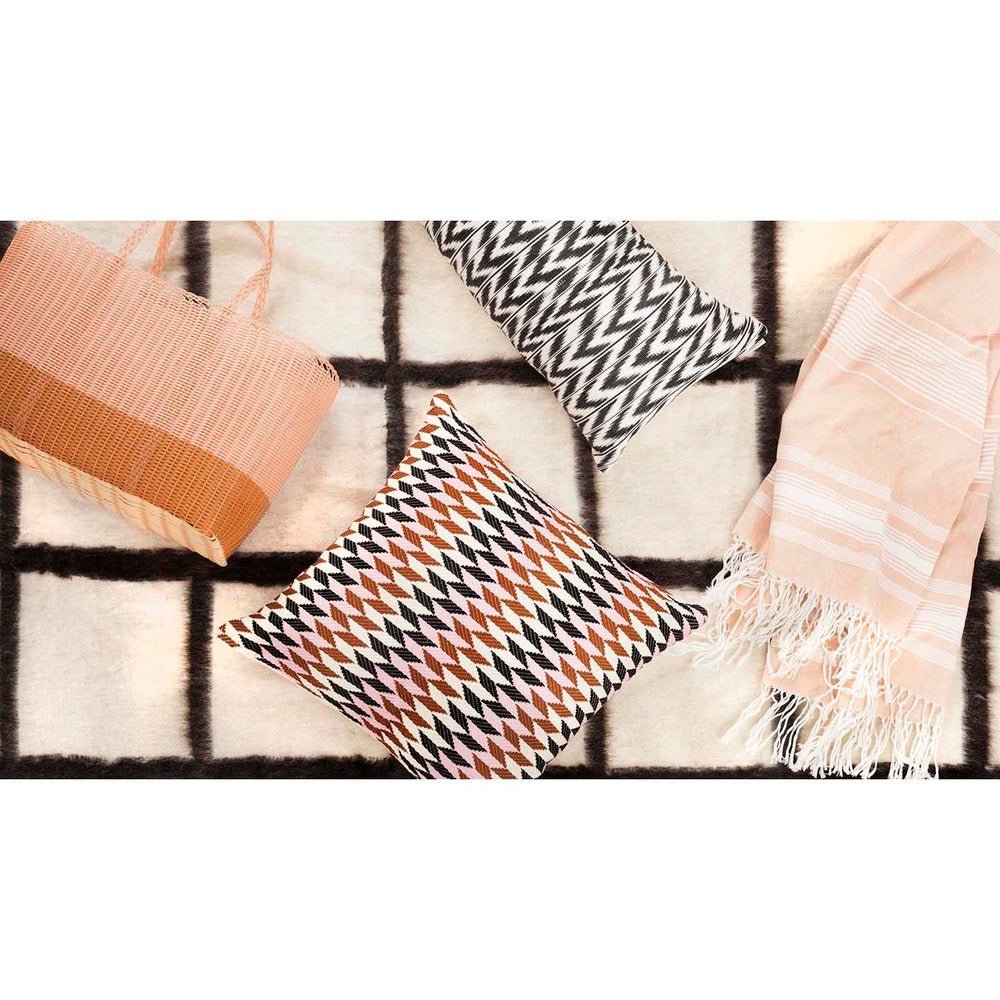 Archive New York Momos Grid Blanket- Natural White and Black