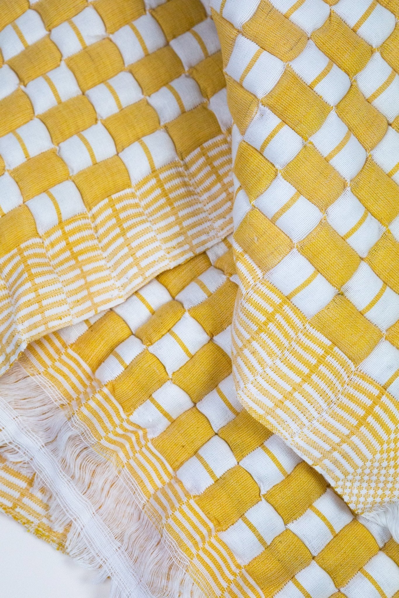 Archive New York Quilted Sujani Throw Blanket - Yellow & White