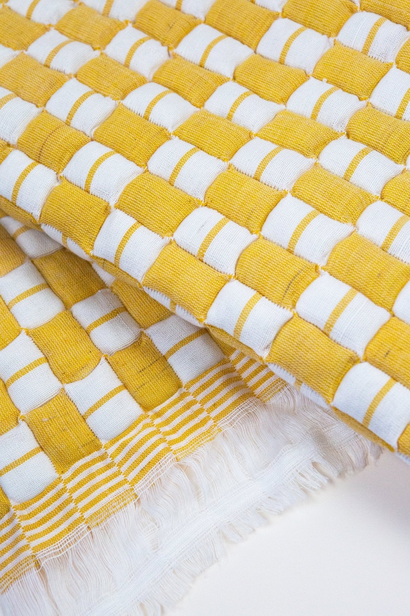Archive New York Quilted Sujani Throw Blanket - Yellow & White