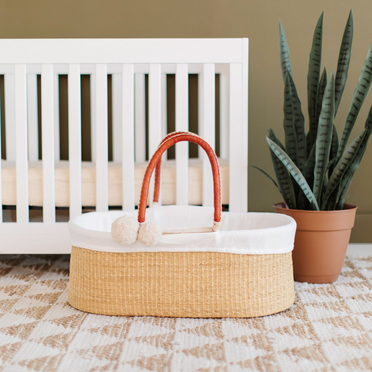 Plum+Sparrow Cognac + Cream Handle No-Hood Moses Basket