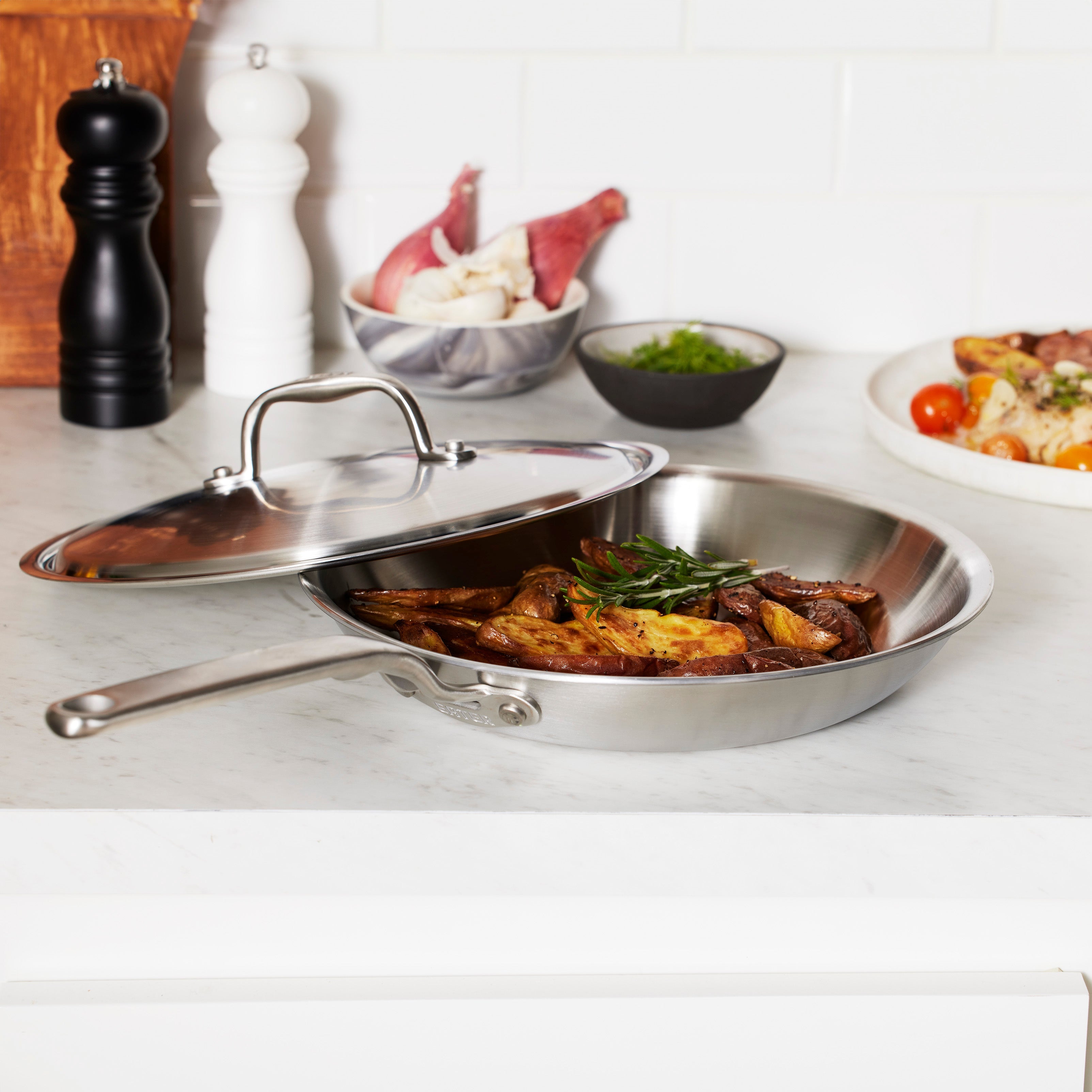 Heritage Steel Eater Series 10.5" Fry Pan with Lid