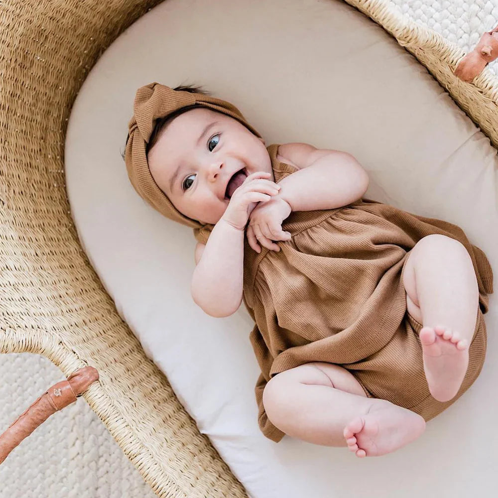 Plum+Sparrow African Moses Basket Cognac Circle Handle