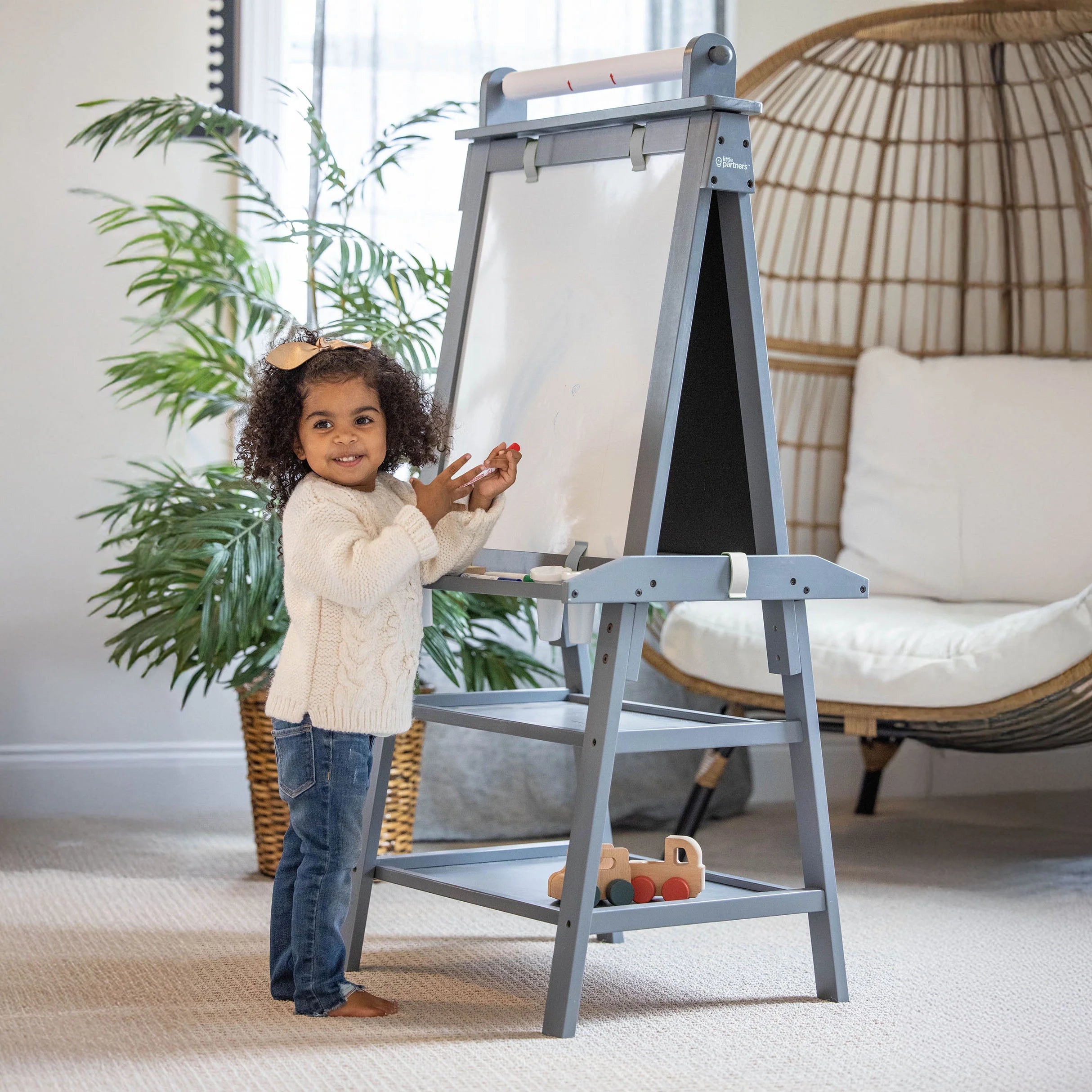 Little Partners Deluxe Learn & Play Art Center