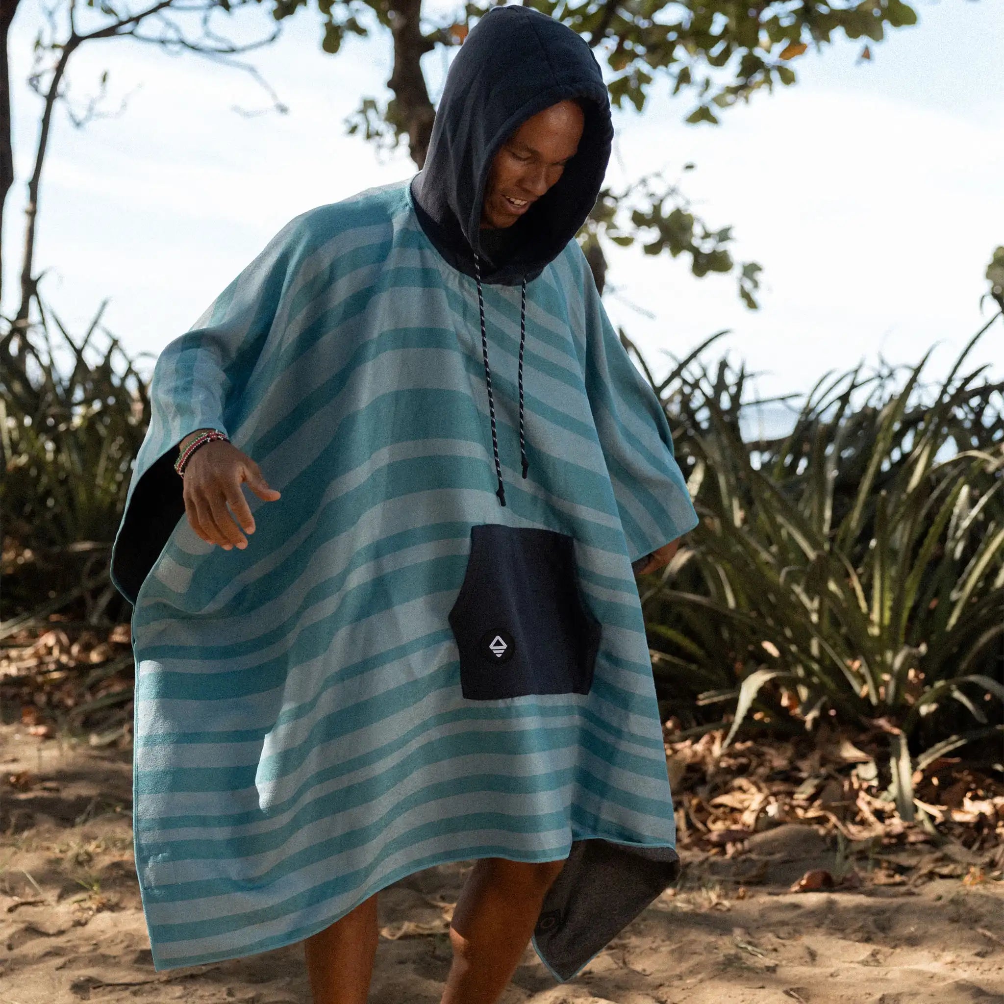 Nomadix Poncho Towel: Sidewinder Agua