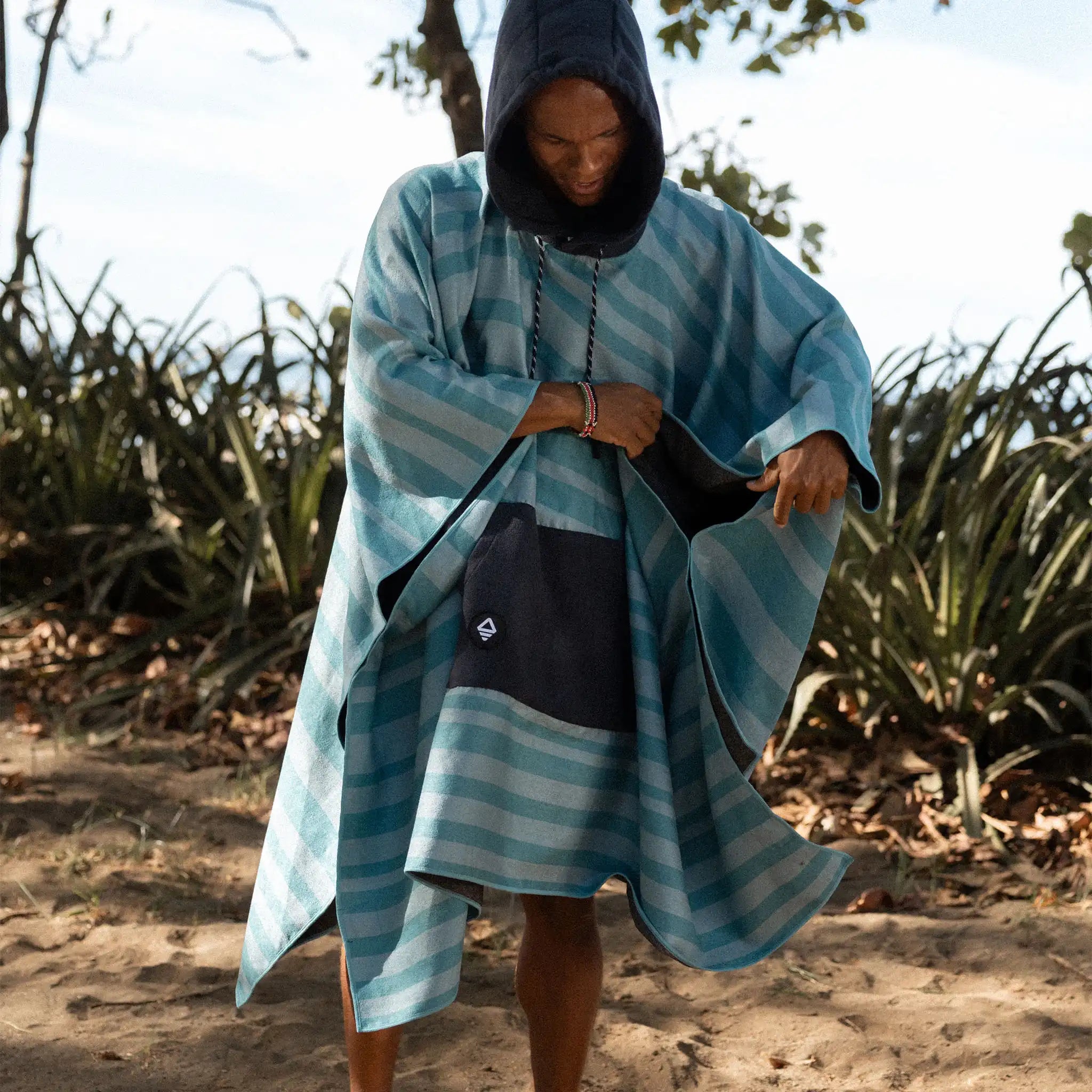Nomadix Poncho Towel: Sidewinder Agua