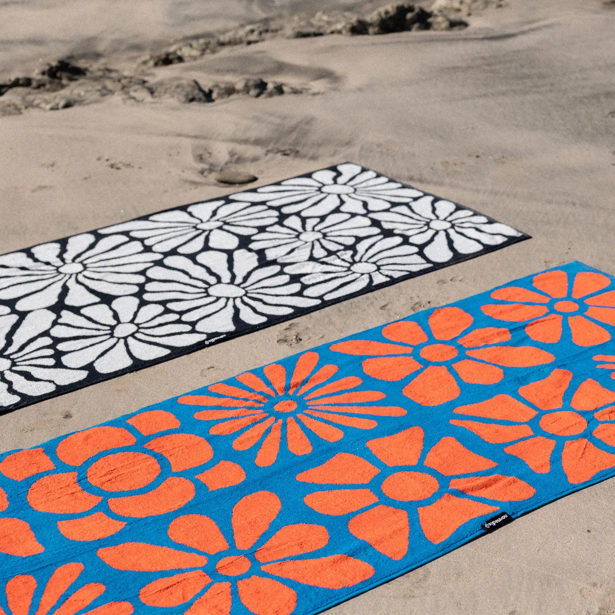 Nomadix Organic Cotton Beach Towel: Lazy Daisy Black
