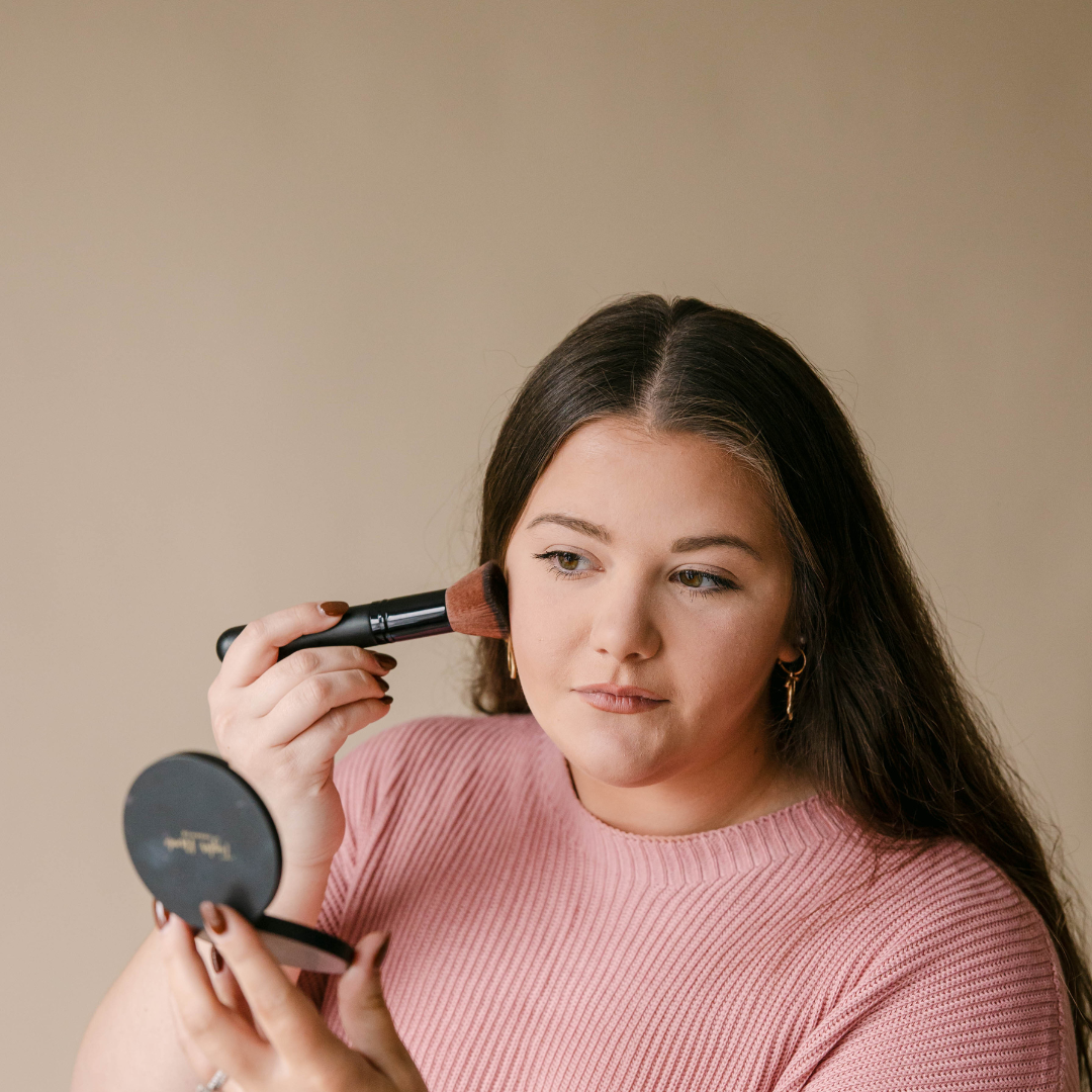Taylor Made Organics Organic Pressed Mineral Bronzer – Soft-Matte, Buildable Color