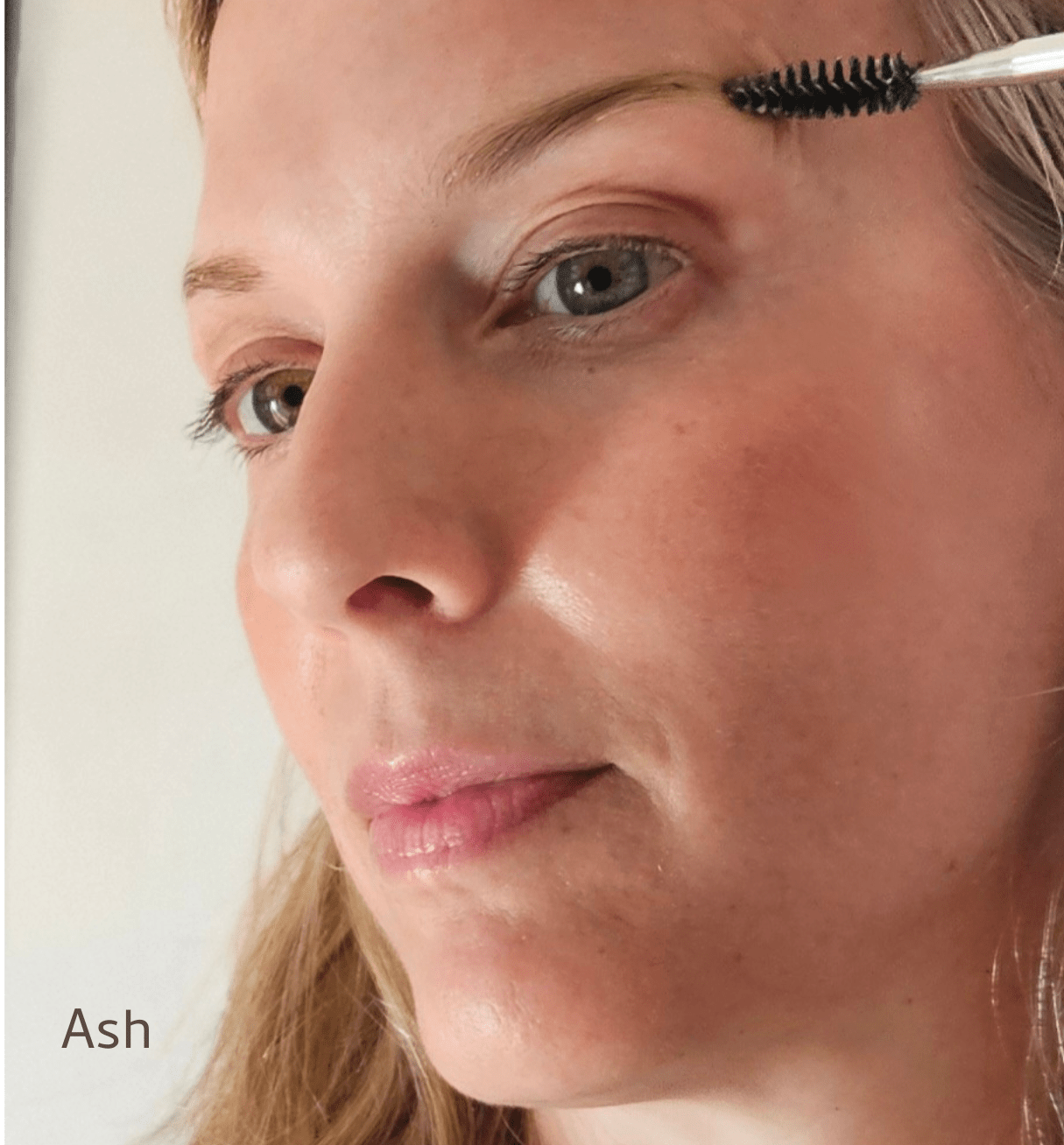 River Organics Brow Wax - Tame, Tint & Grow