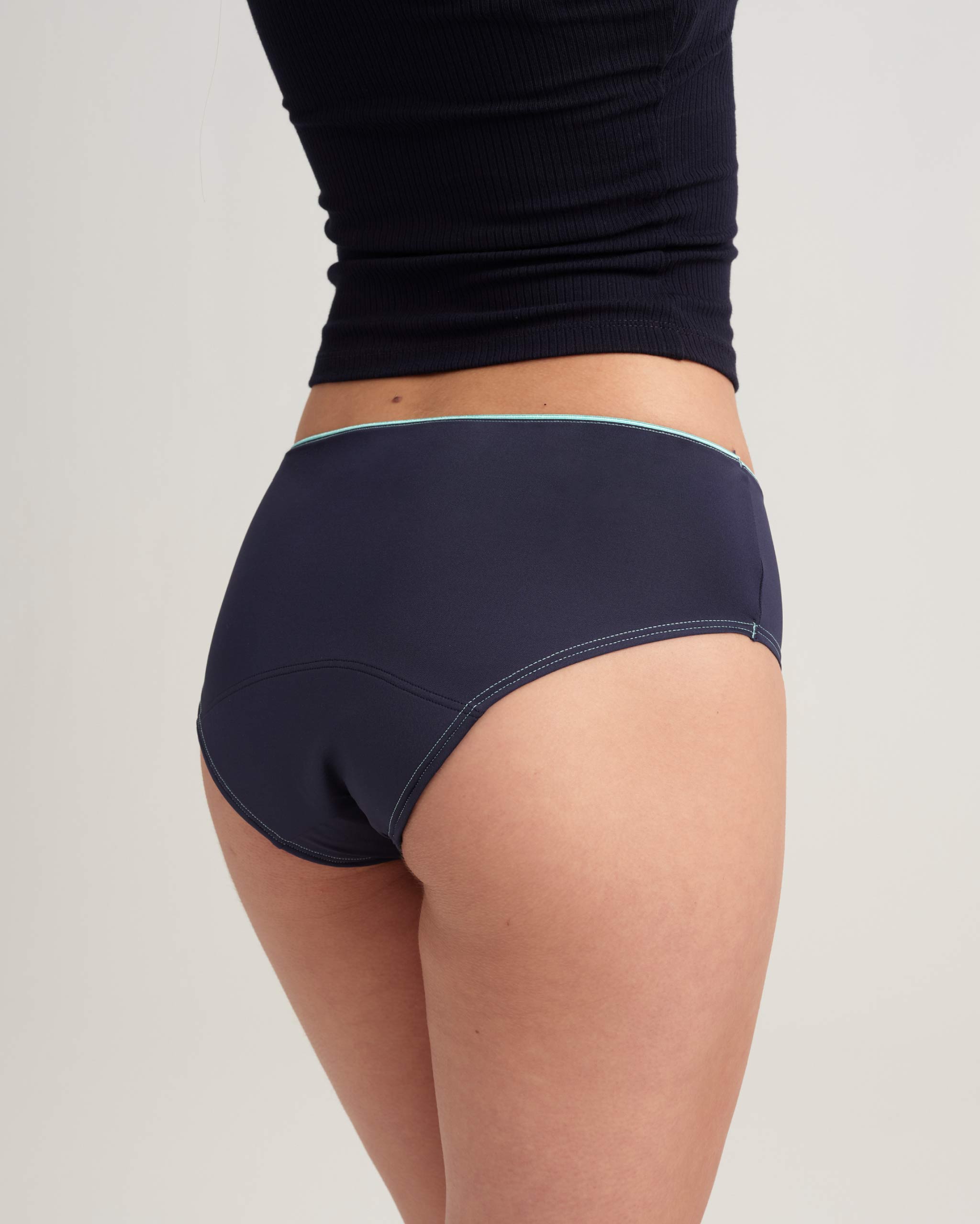 Saalt Leakproof Teen Brief