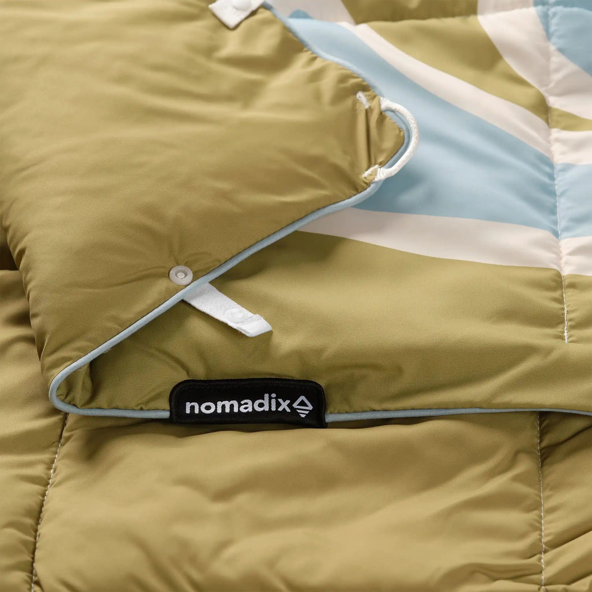 Nomadix Graphene Puffer Blanket: Wild Flowers Meadow Green