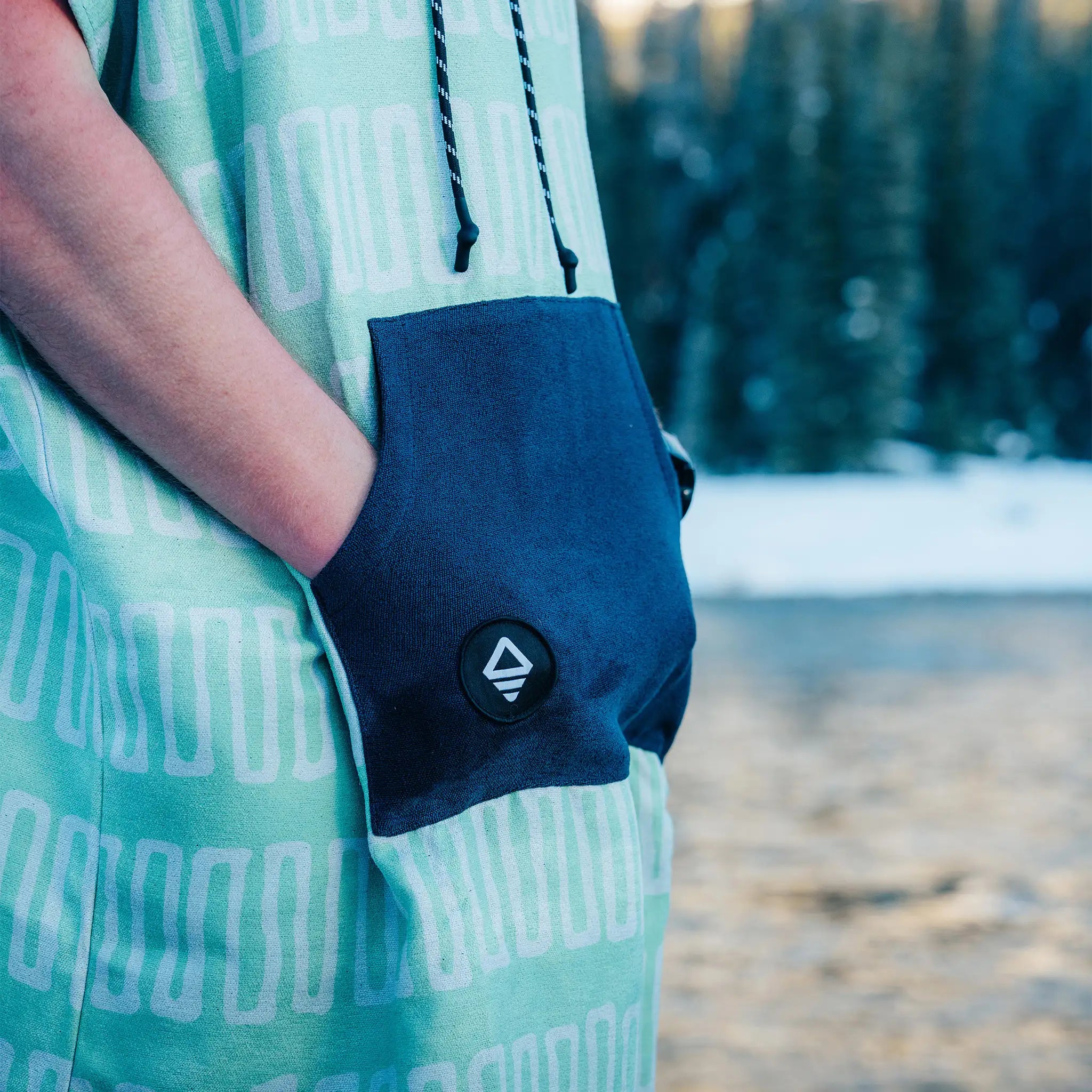 Nomadix Changing Poncho: Switchback Seafoam Green
