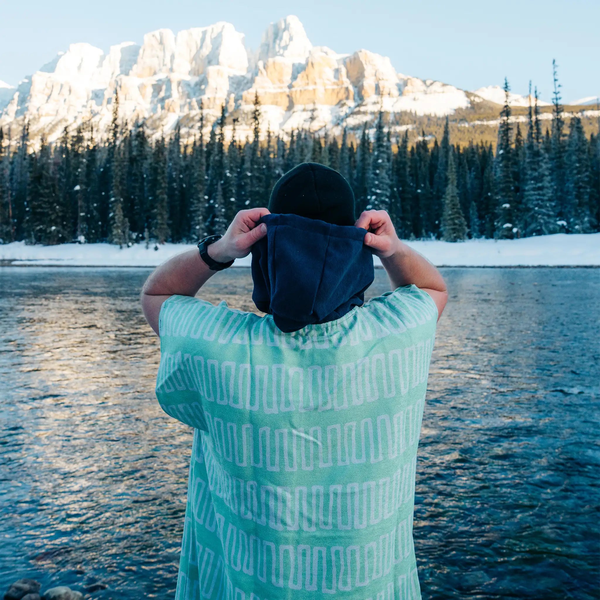Nomadix Changing Poncho: Switchback Seafoam Green