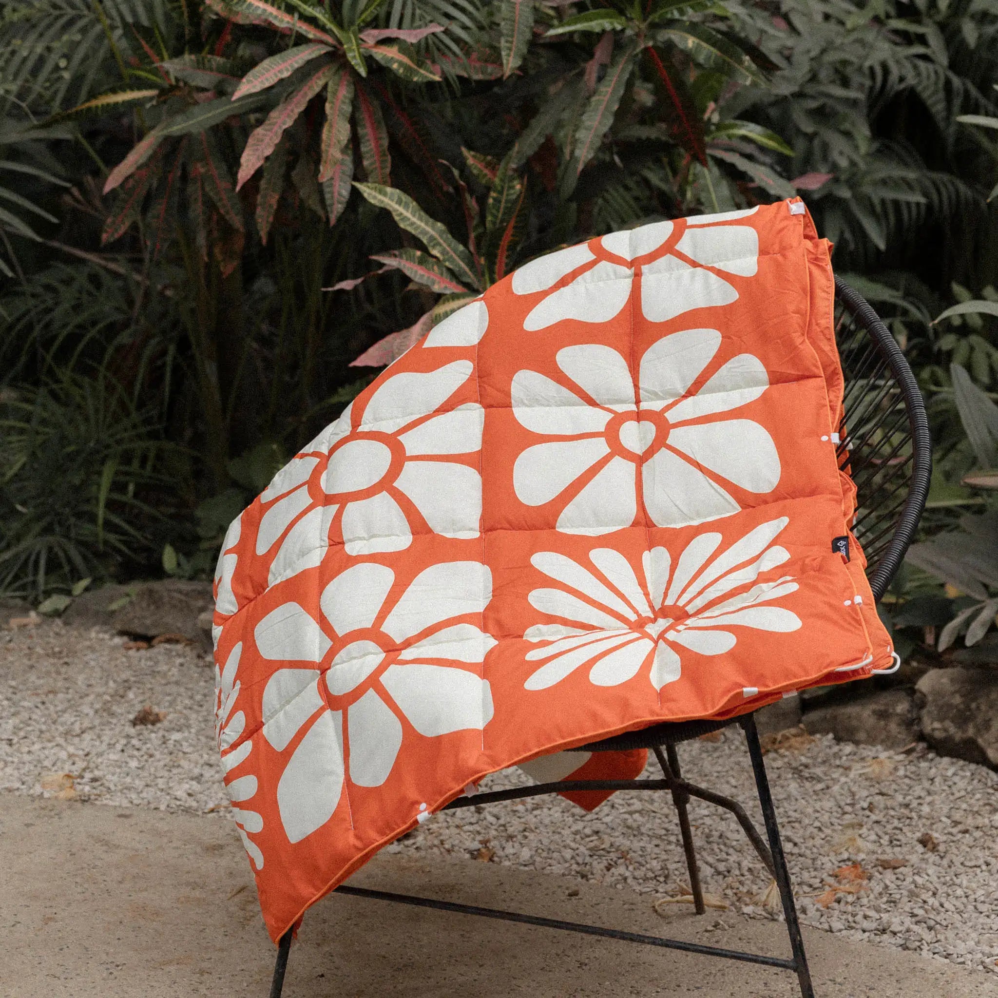 Nomadix Graphene Puffer Blanket: Big Flowers Expedition Orange