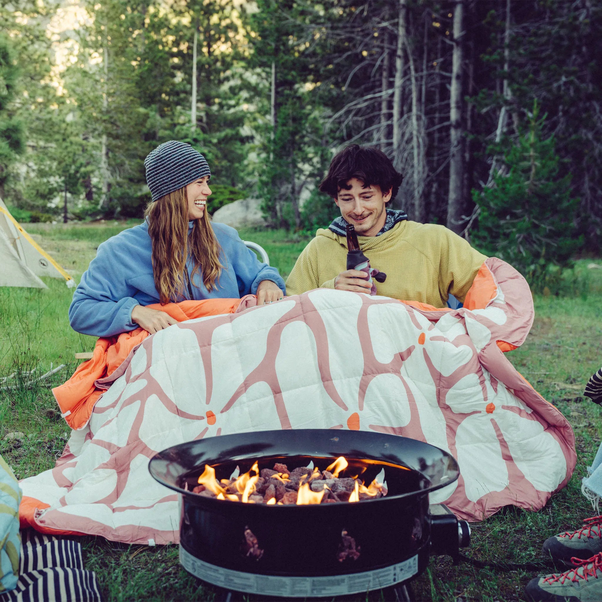 Nomadix Graphene Puffer Blanket: Happy Flowers Desert Clay