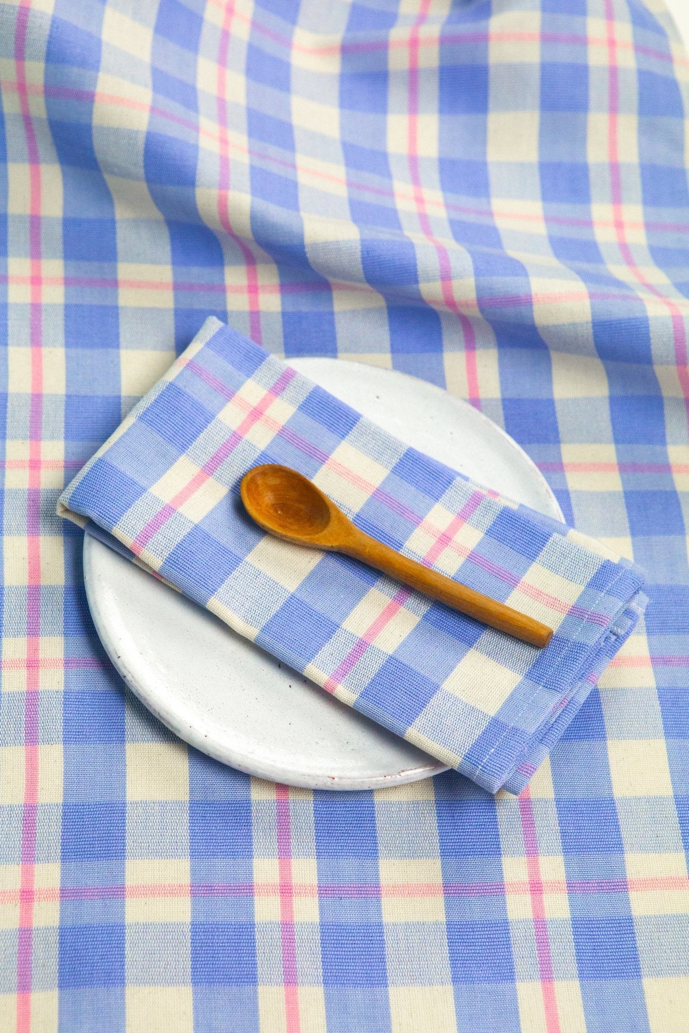 Archive New York Abigail Plaid Dinner Napkin in Periwinkle Blue and Pink