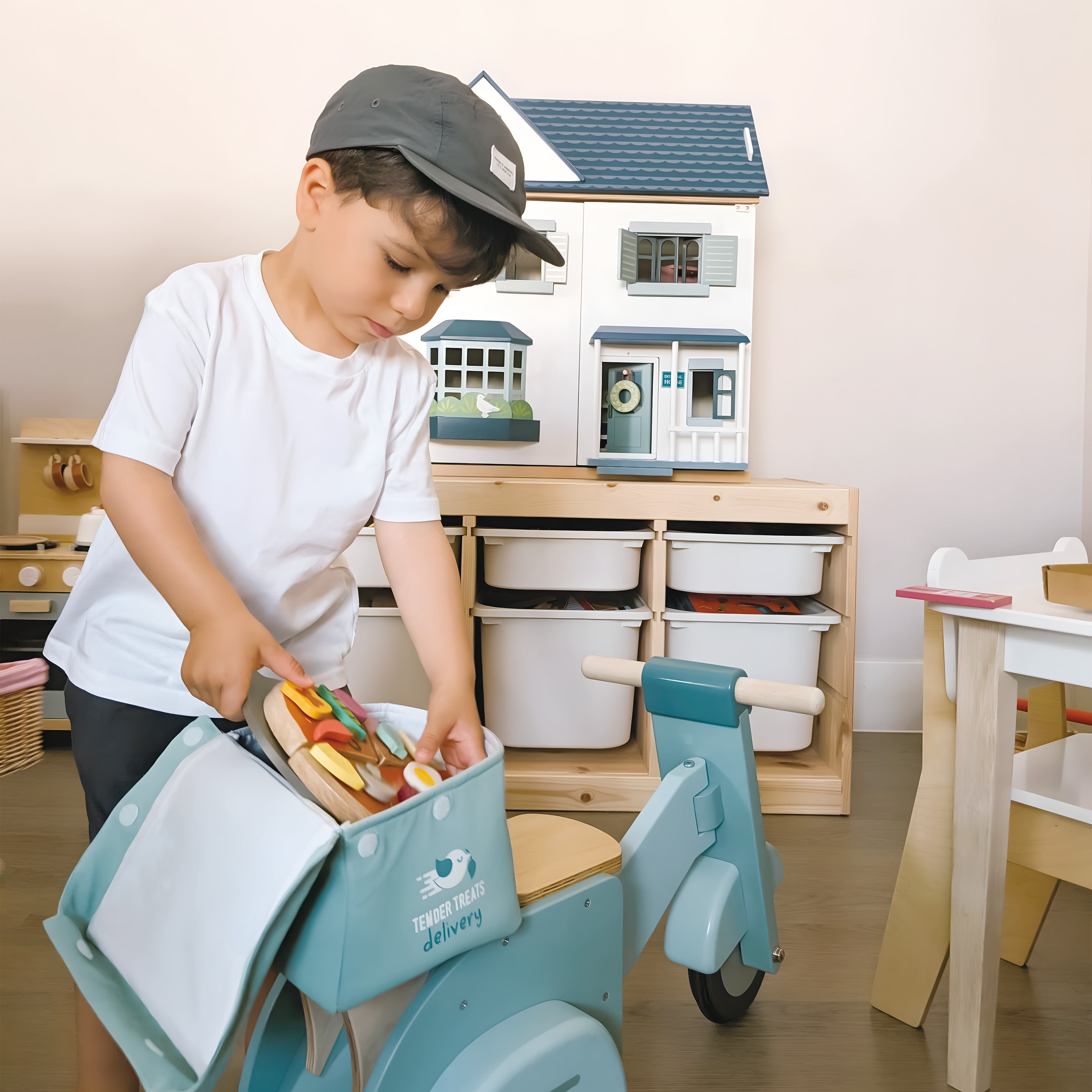 Tender Leaf Delivery Scooter