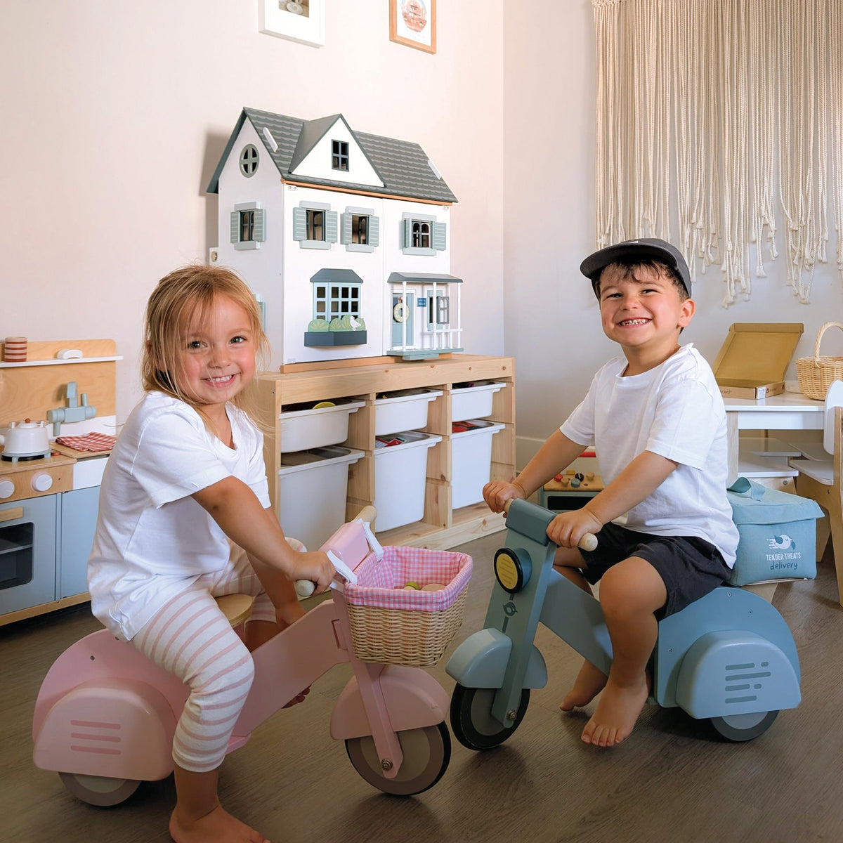 Tender Leaf Scooter with Basket