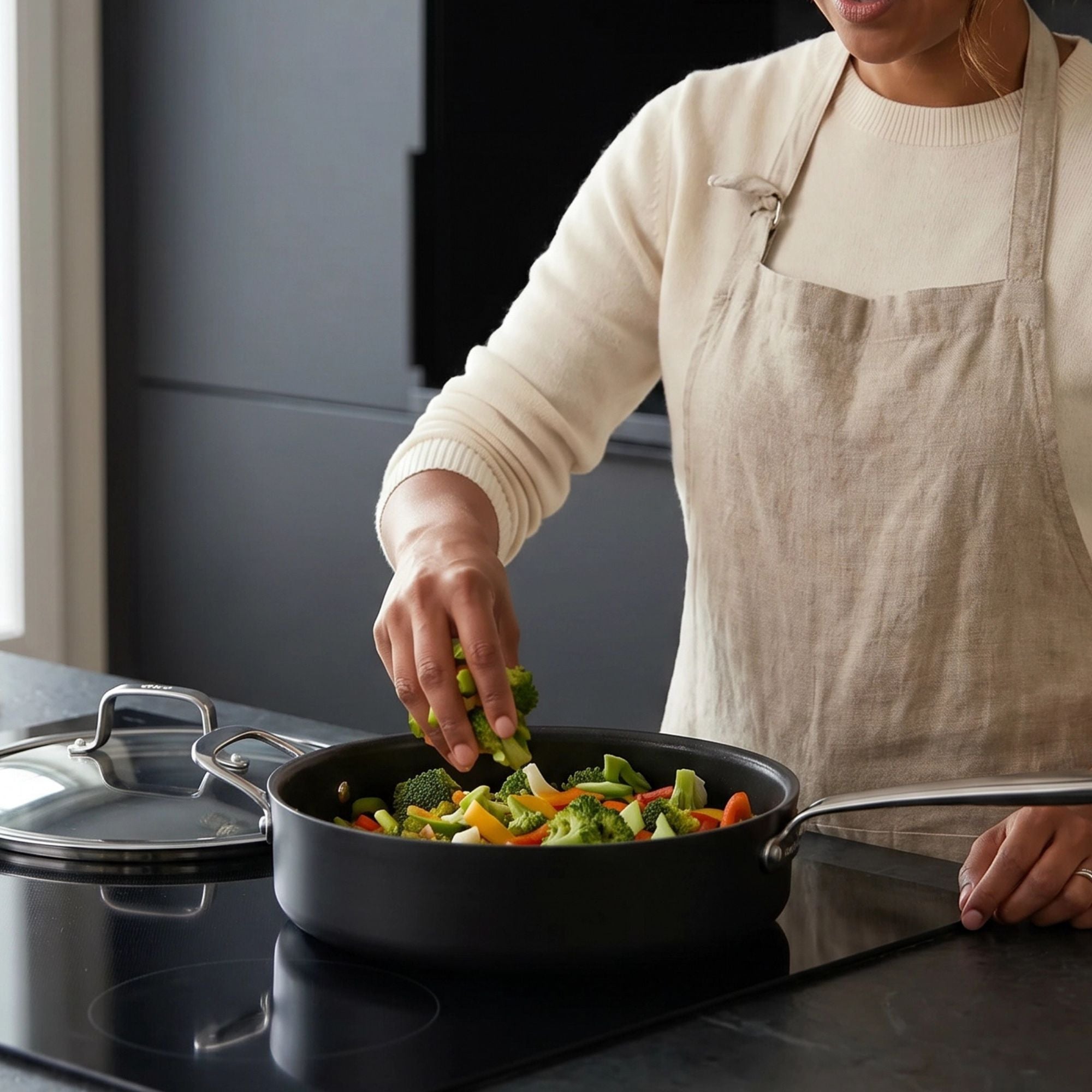 Alva Cookware Ceramic Nonstick Sauté Pan with Lid, 4-Qt