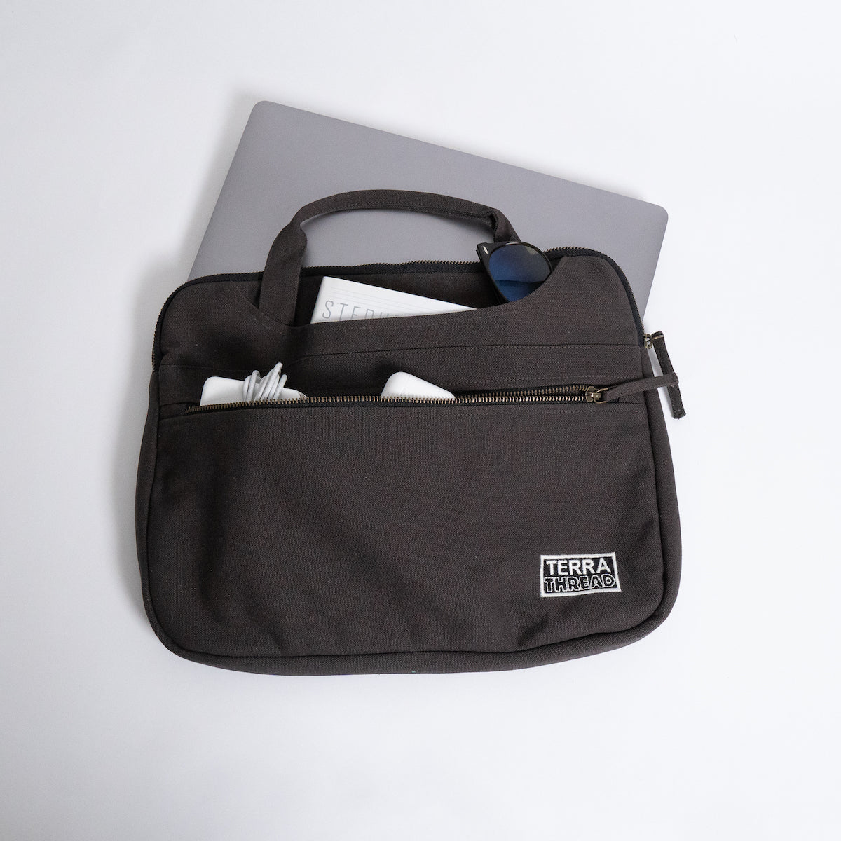Terra Thread® Hasta Laptop Sleeve with handles
