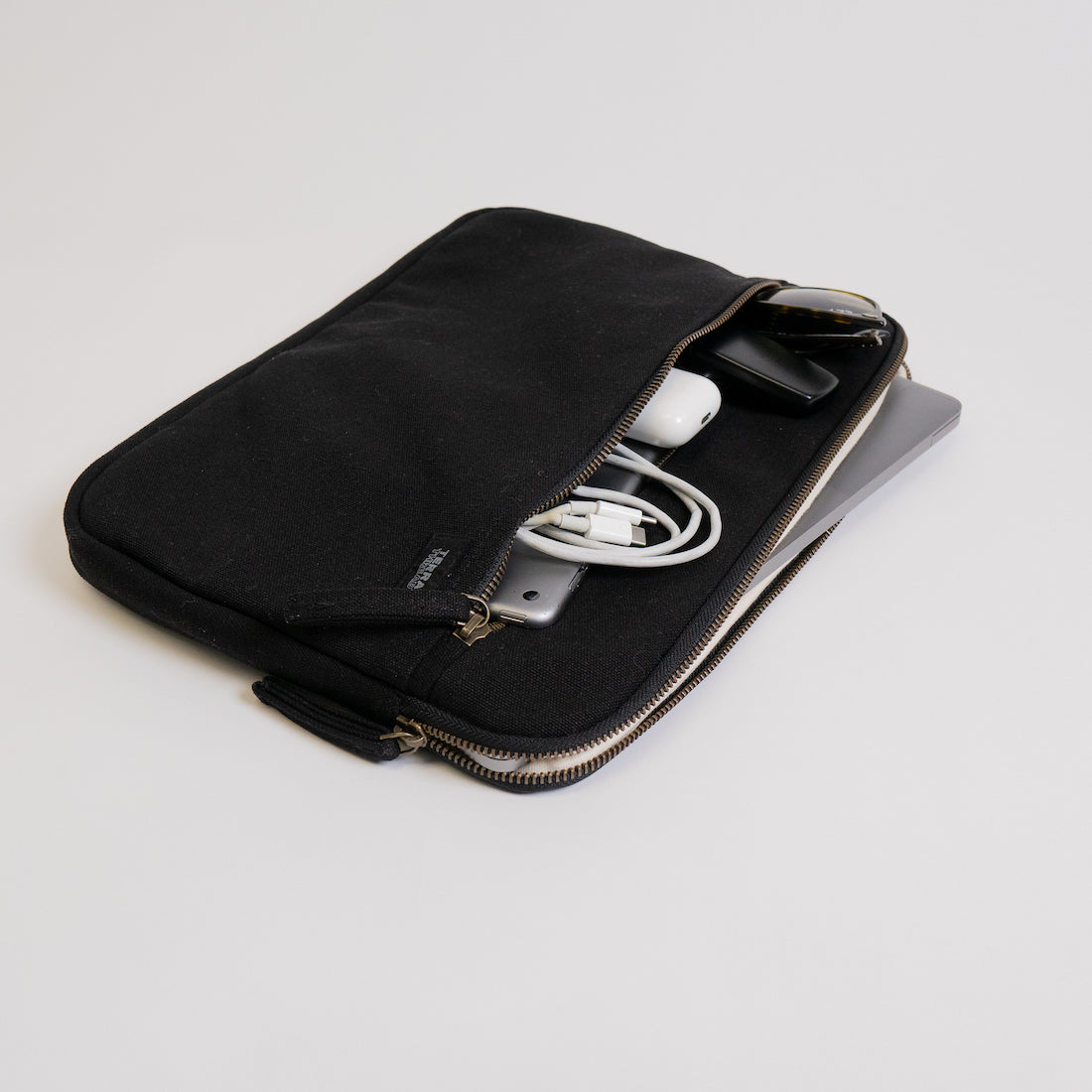 Terra Thread Erdig 13–14 inch laptop sleeve — product image 31