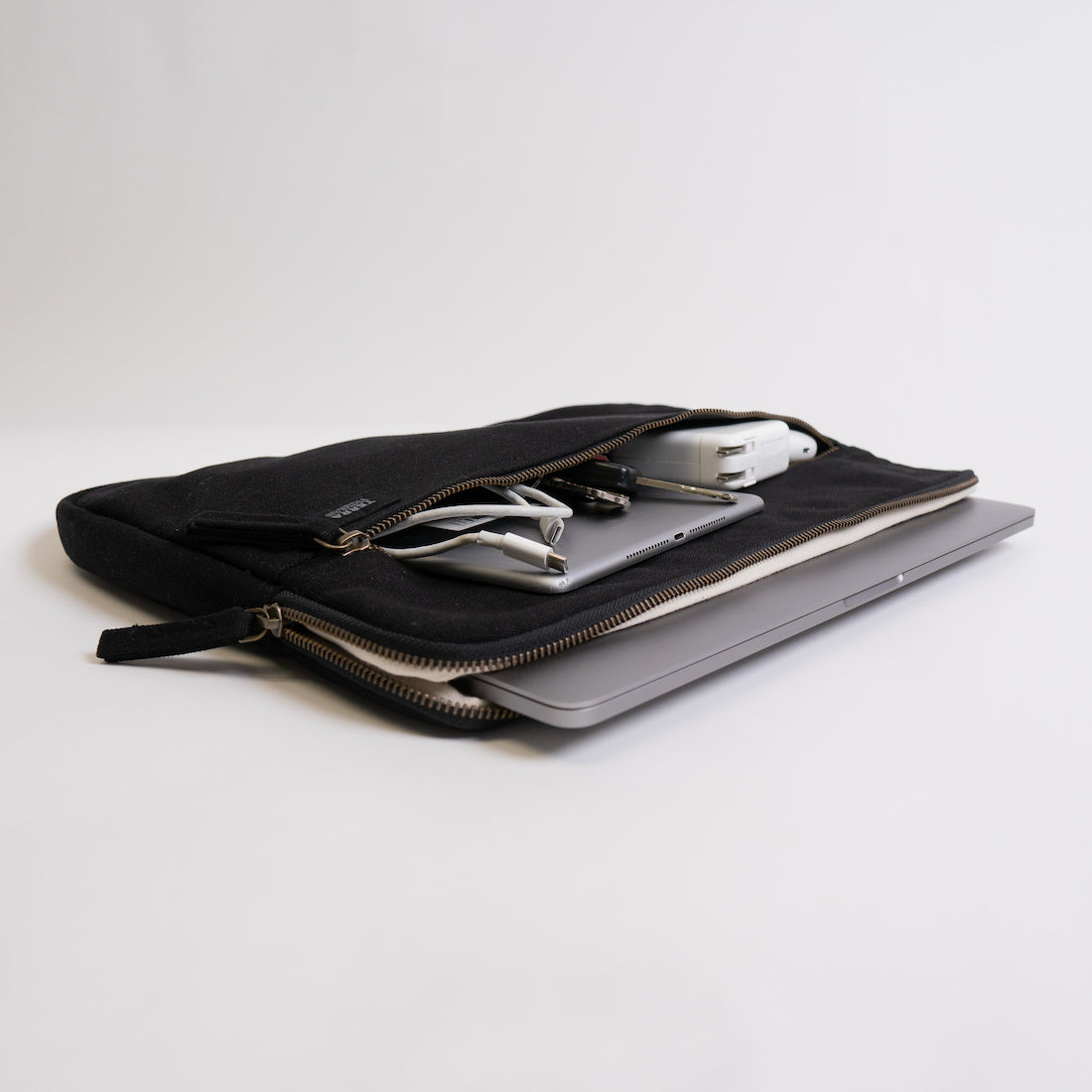 Terra Thread Erdig 15 inch laptop sleeve — product image 29