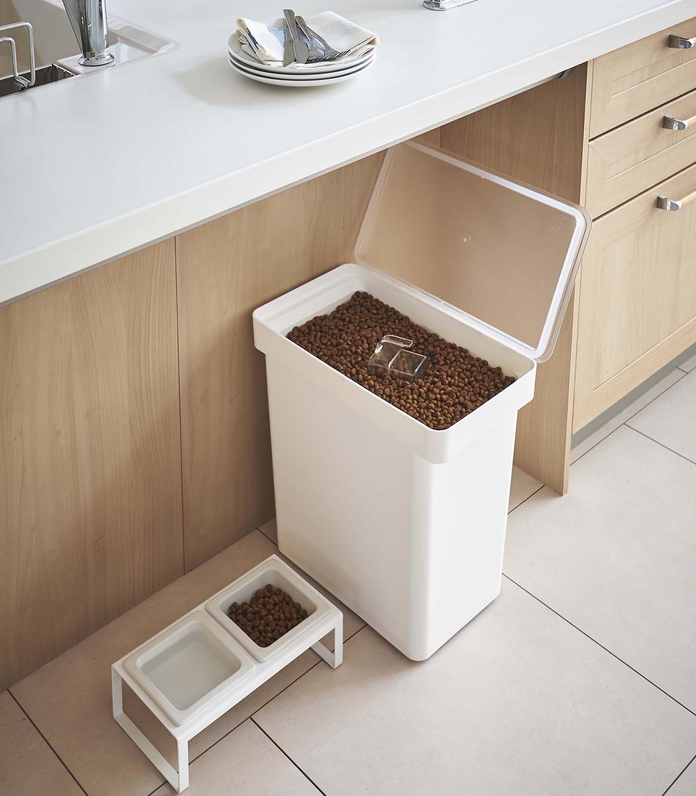Yamazaki Home Rolling Airtight Pet Food Container (25 lbs.)