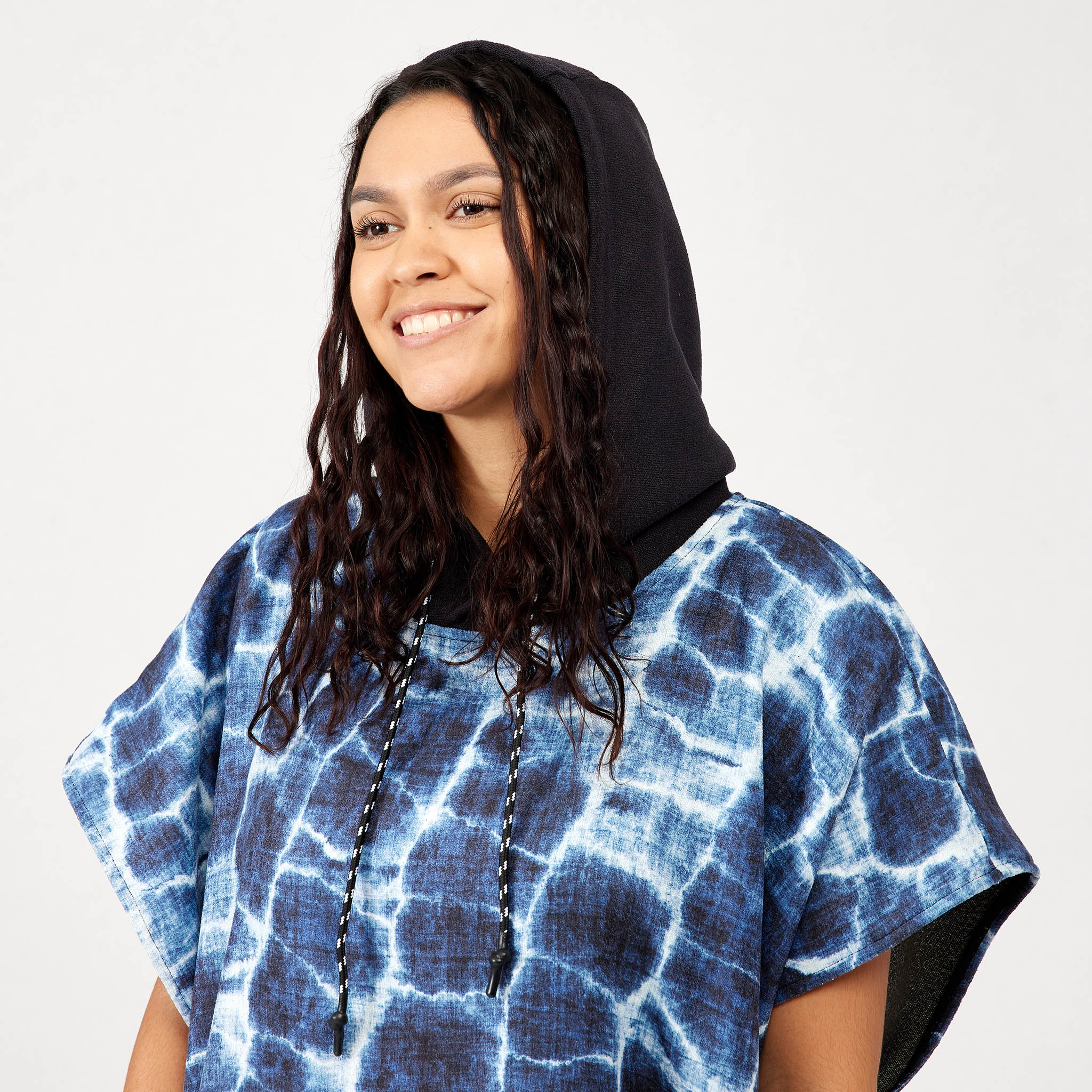 Nomadix Changing Poncho: Agua Blue