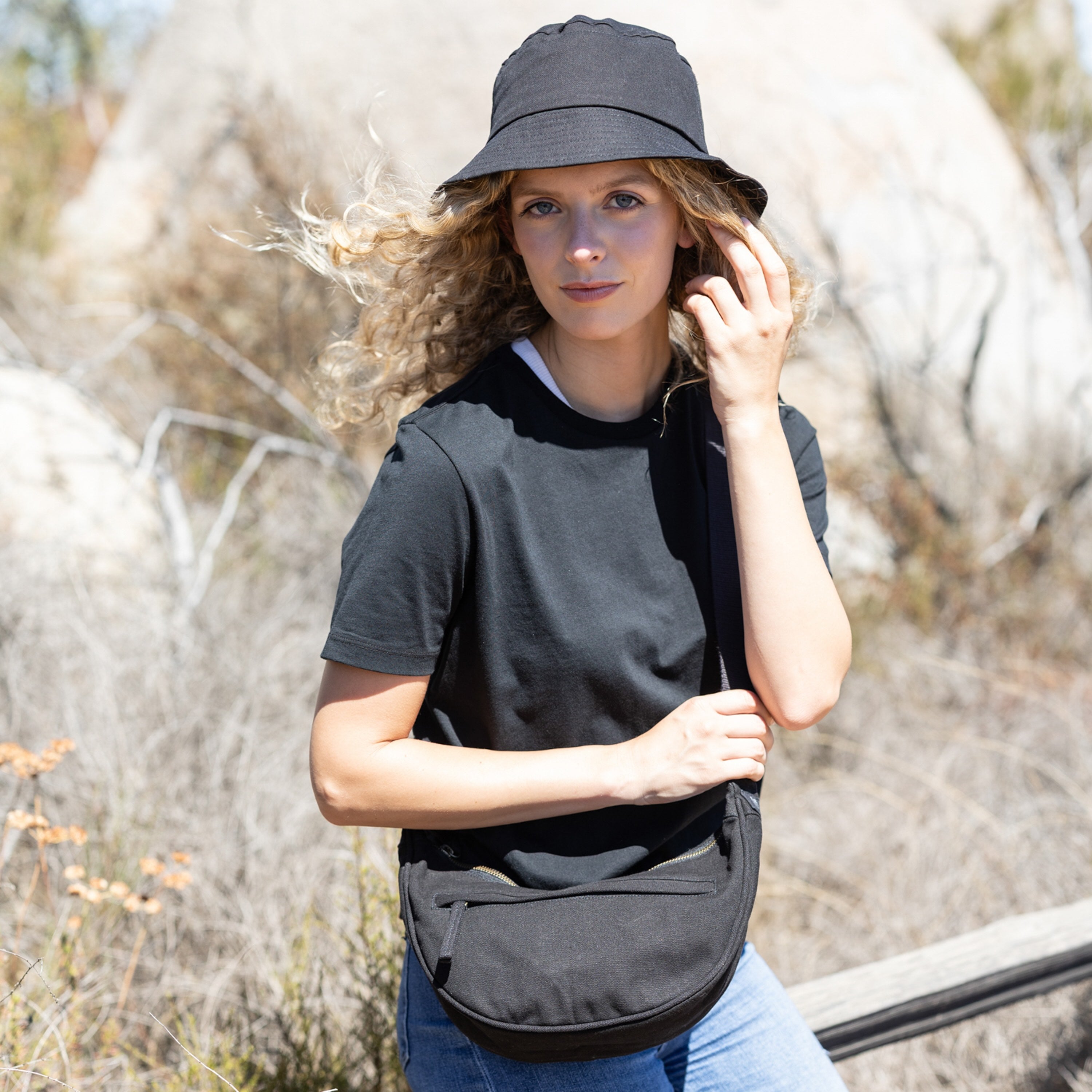Terra Thread® Organic cotton Crossbody Bag