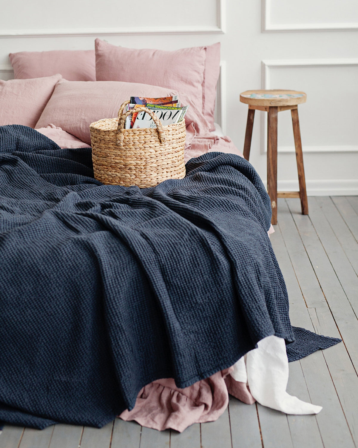 MagicLinen Dark Gray Waffle Blanket