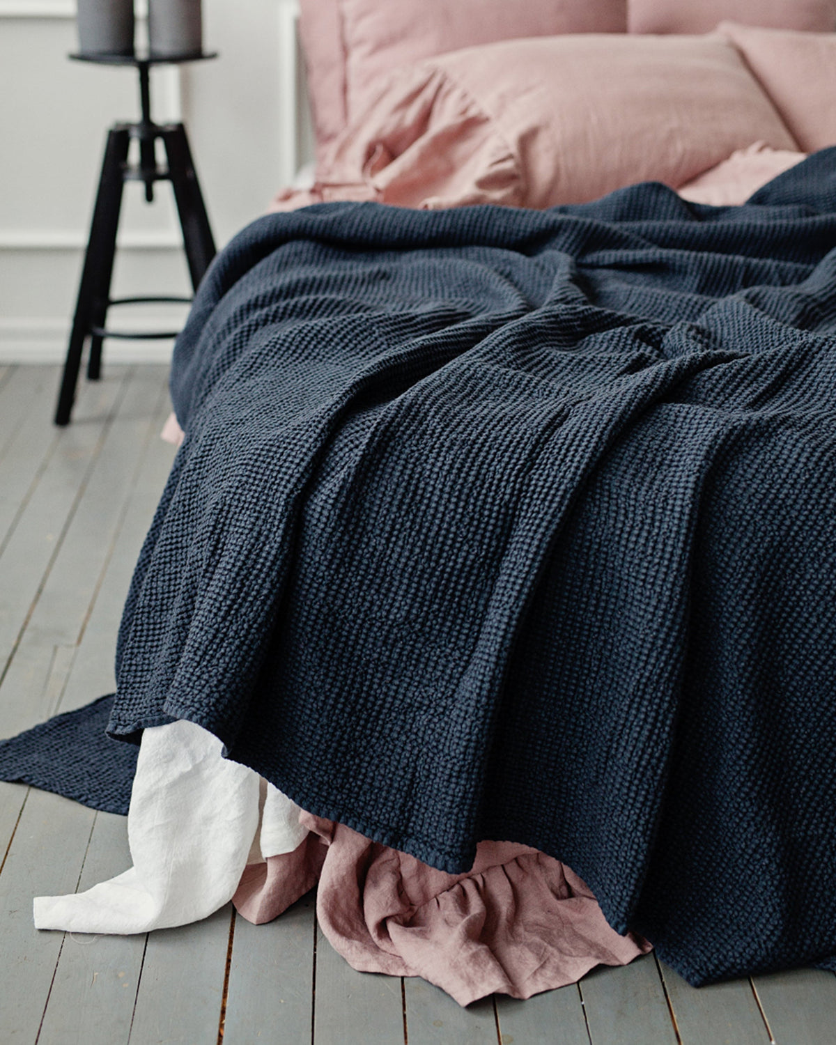 MagicLinen Dark Gray Waffle Blanket
