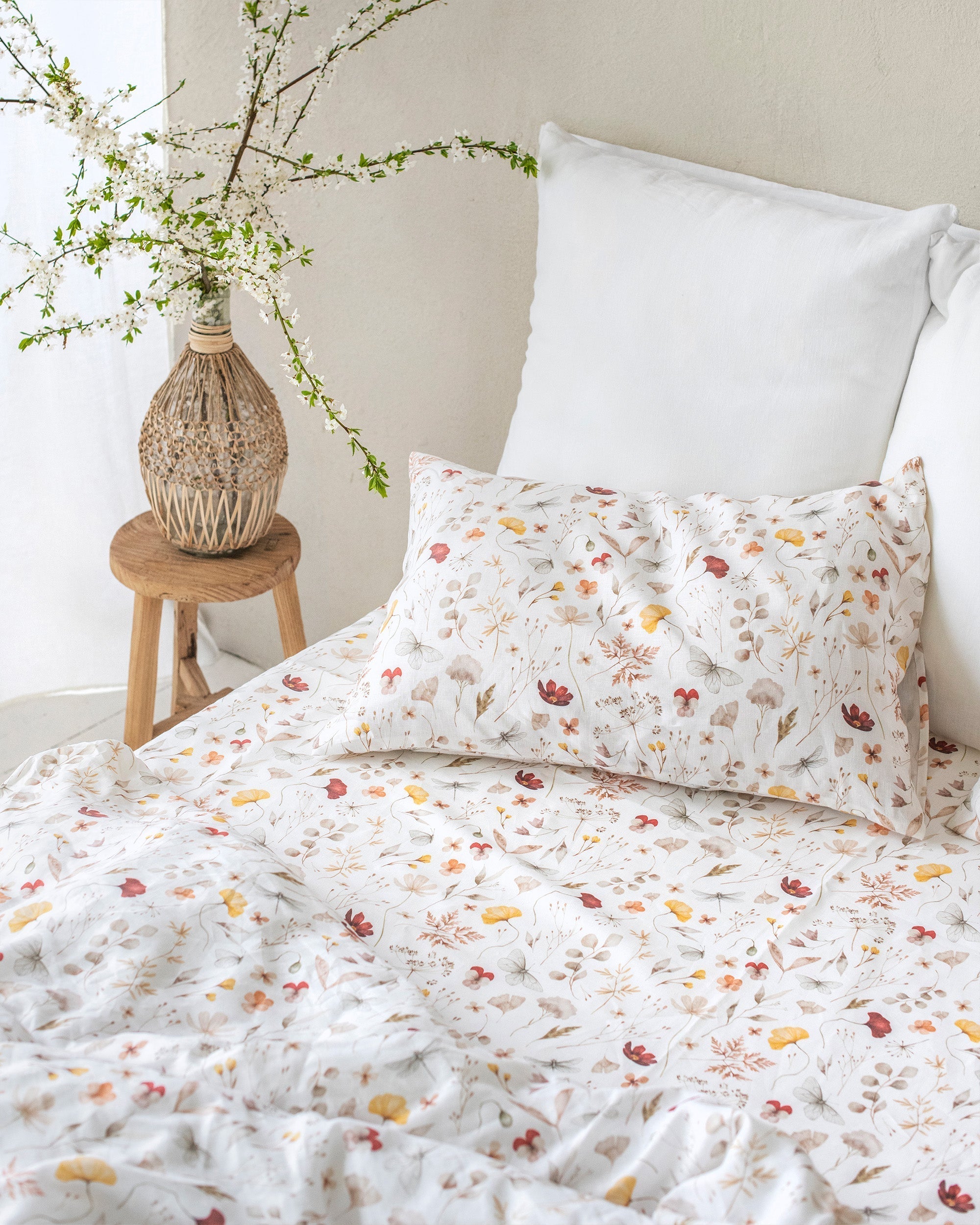 MagicLinen Meadow Print Linen Sheet Set (4 Pcs)
