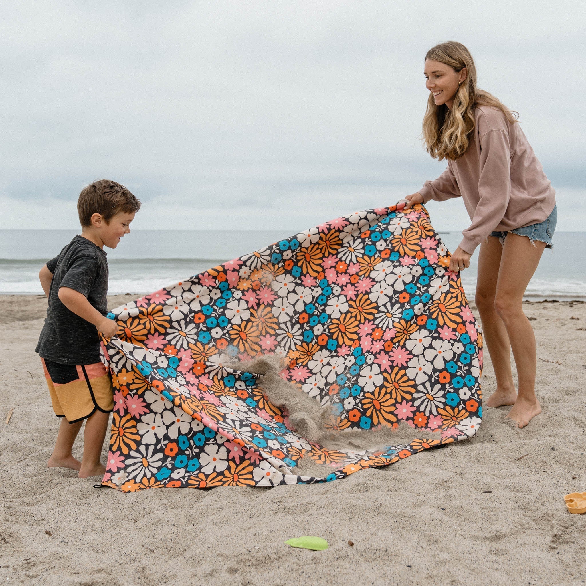 Nomadix Festival Blanket: Hula Multi
