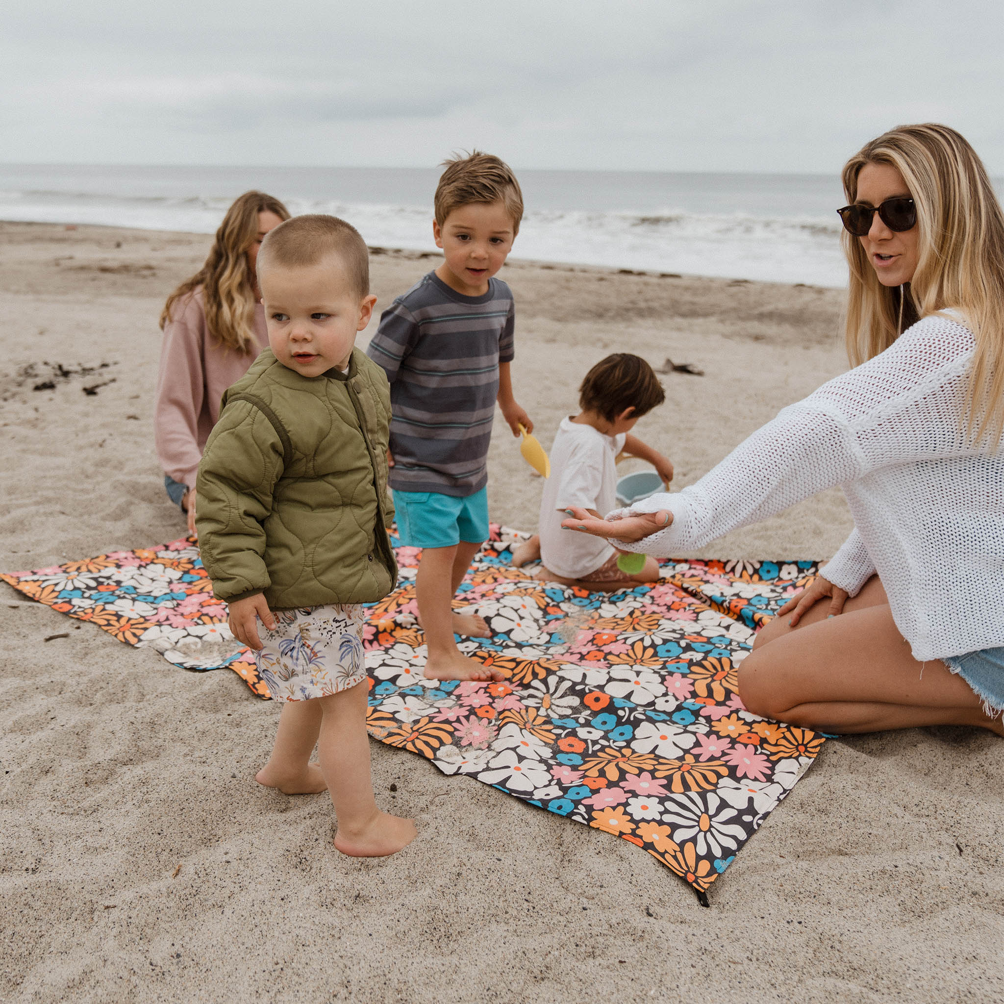 Nomadix Festival Blanket: Hula Multi
